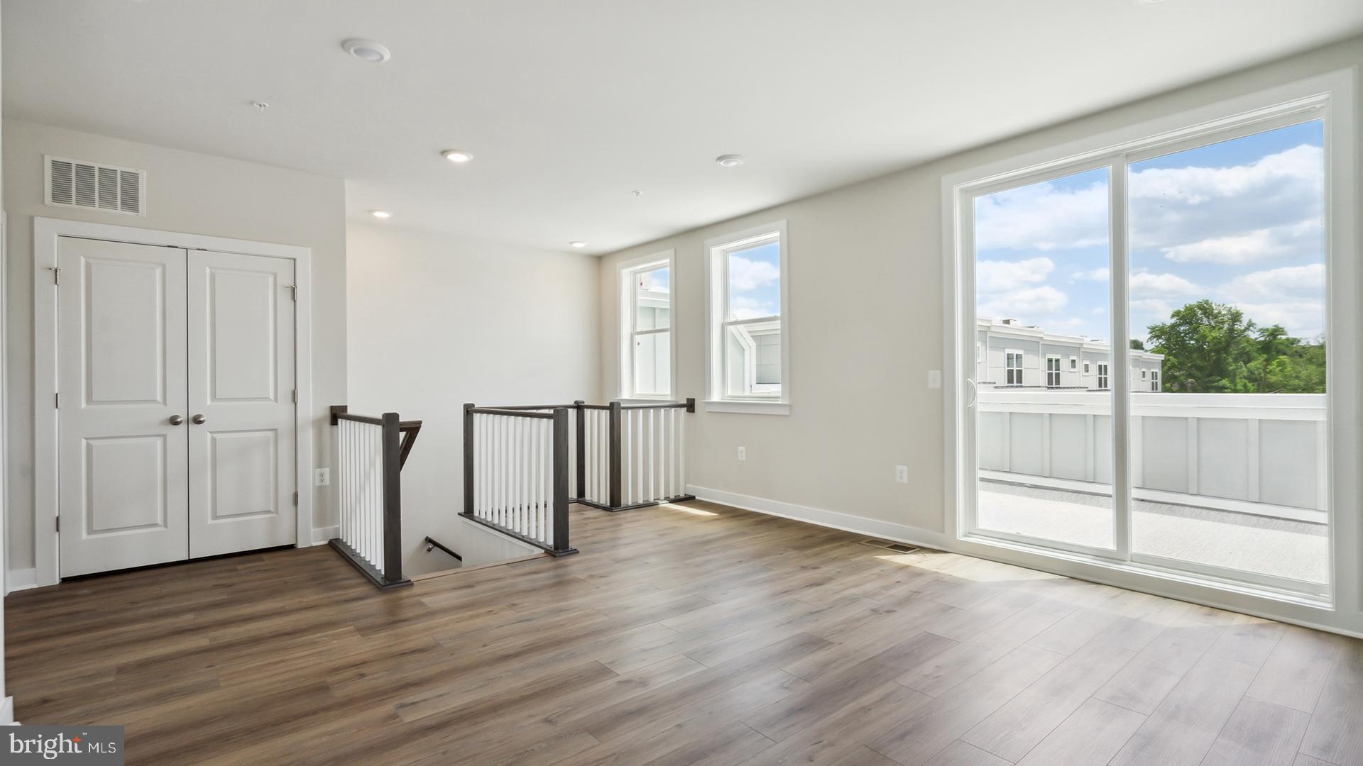 NORTHFAX WEST - Residential