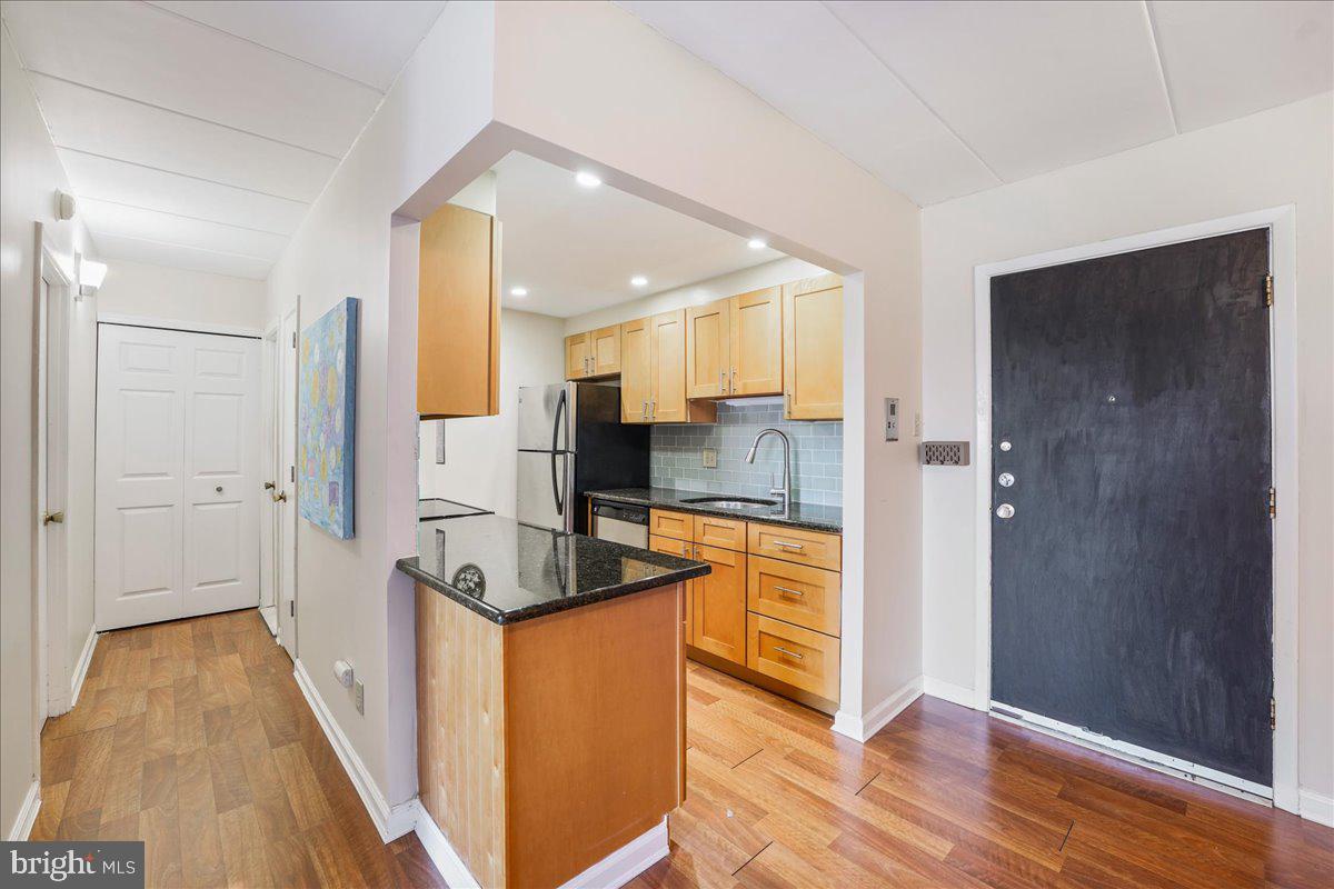 PARKER CONDO - Residential