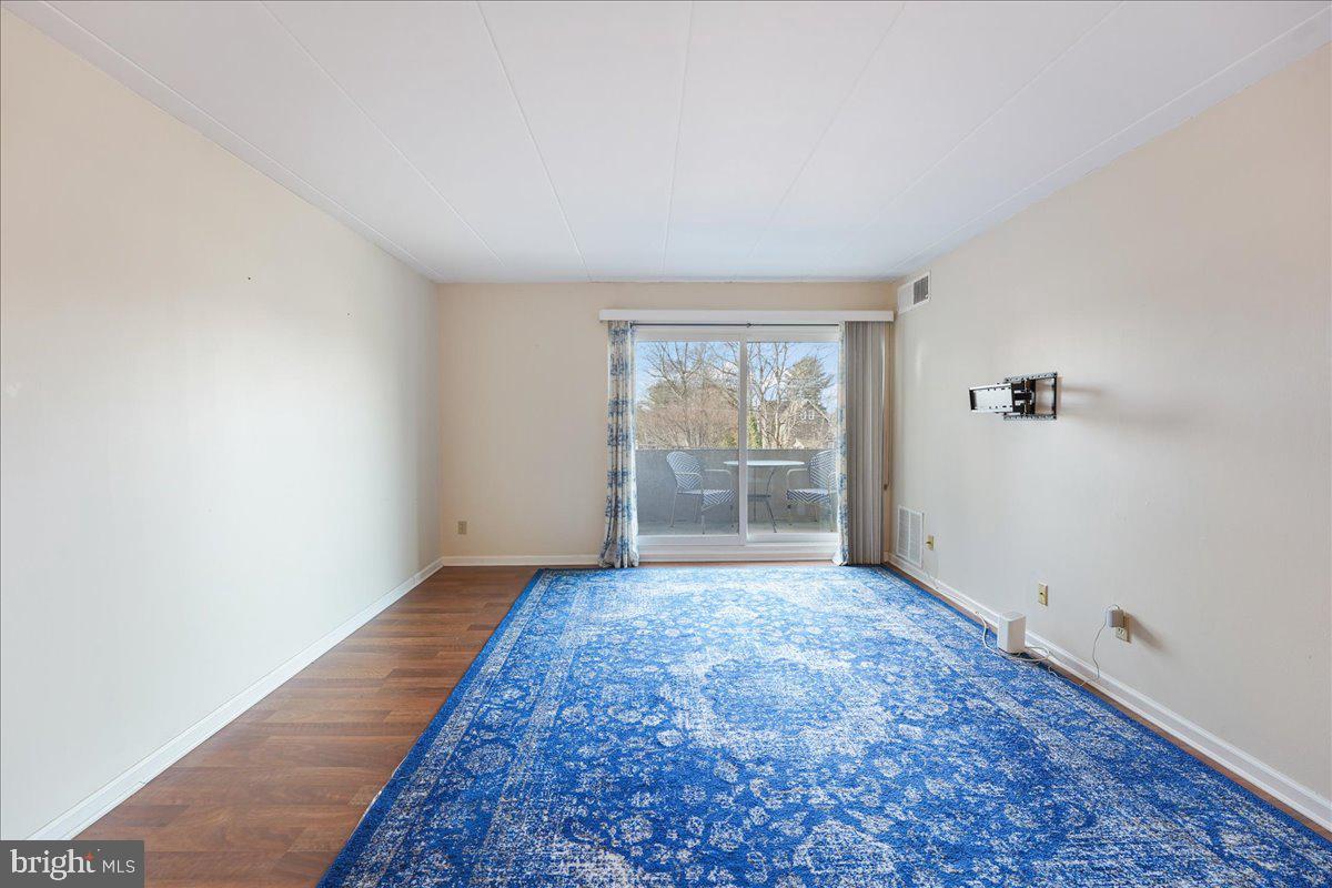 PARKER CONDO - Residential