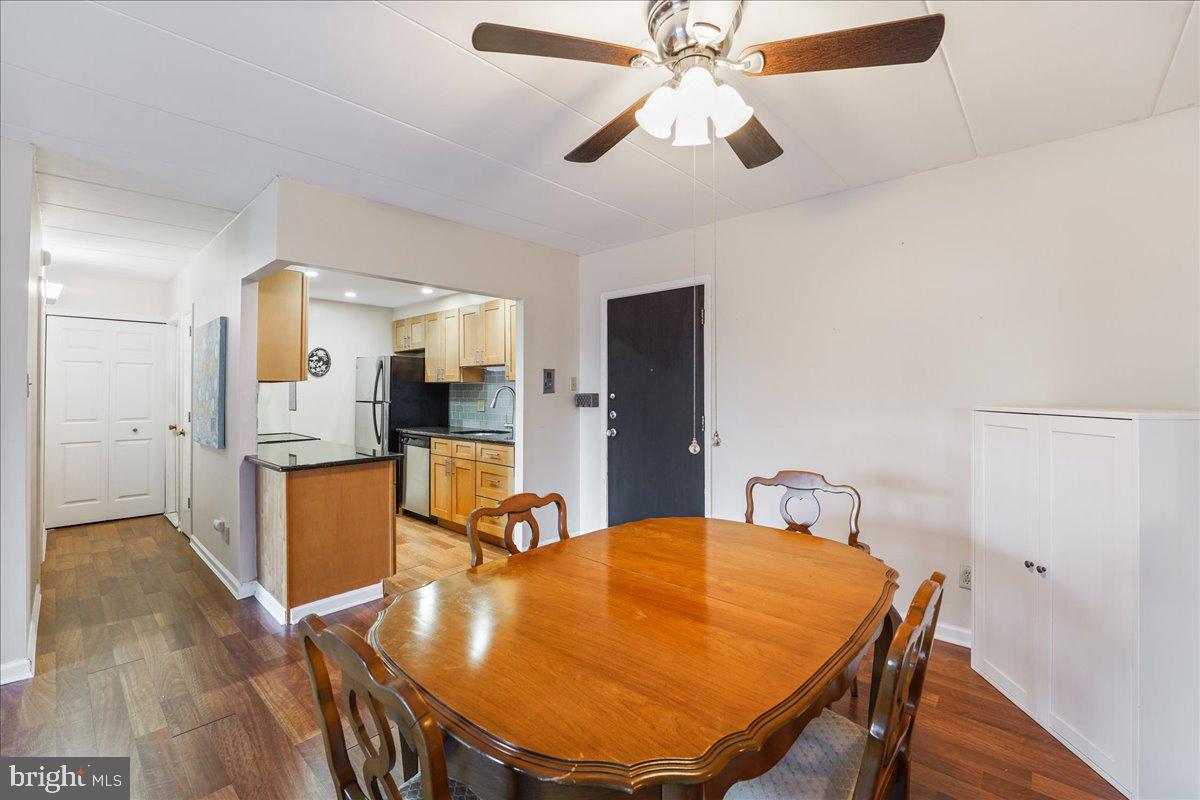 PARKER CONDO - Residential