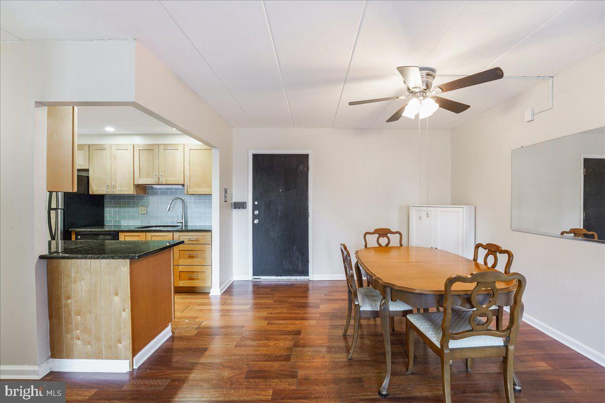 PARKER CONDO - Residential