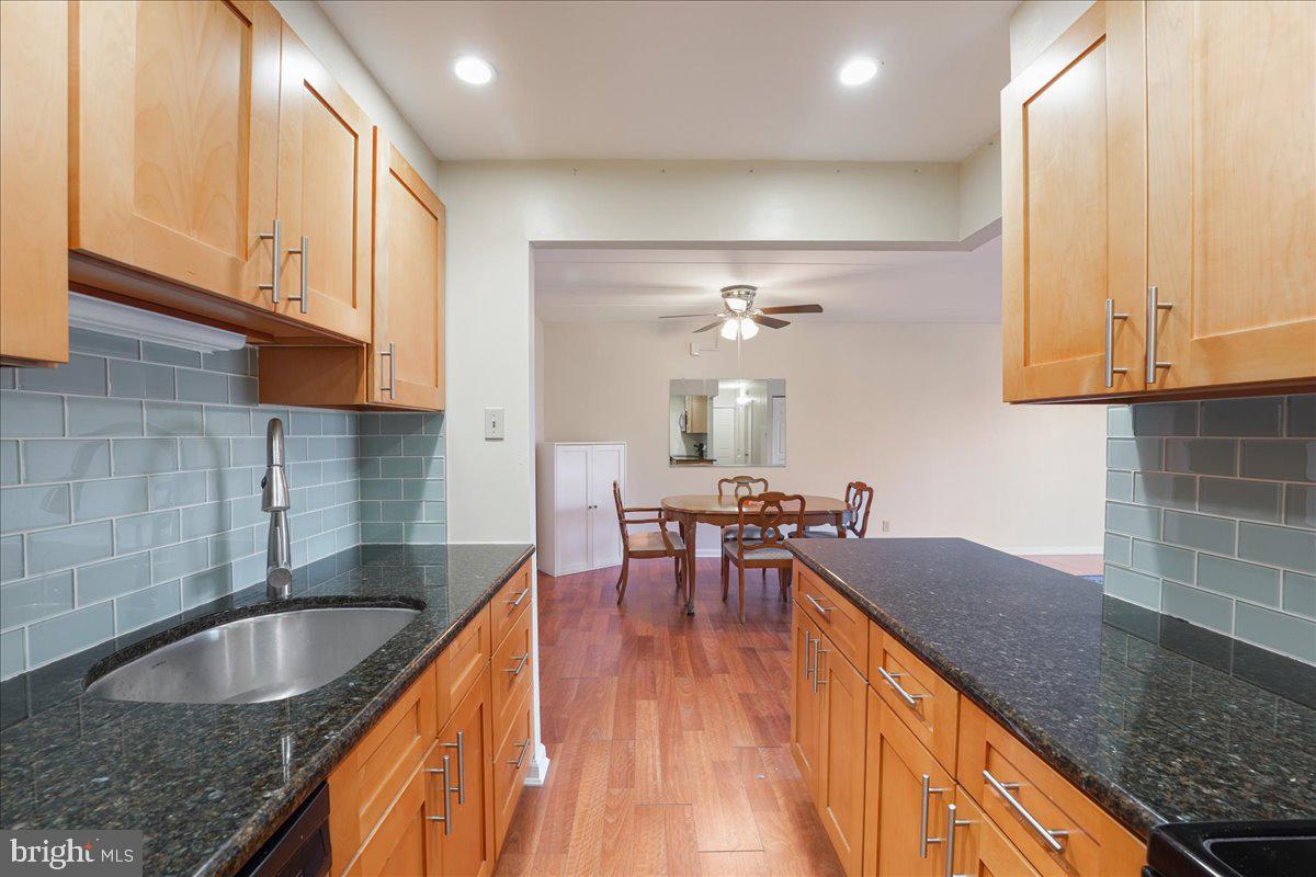 PARKER CONDO - Residential