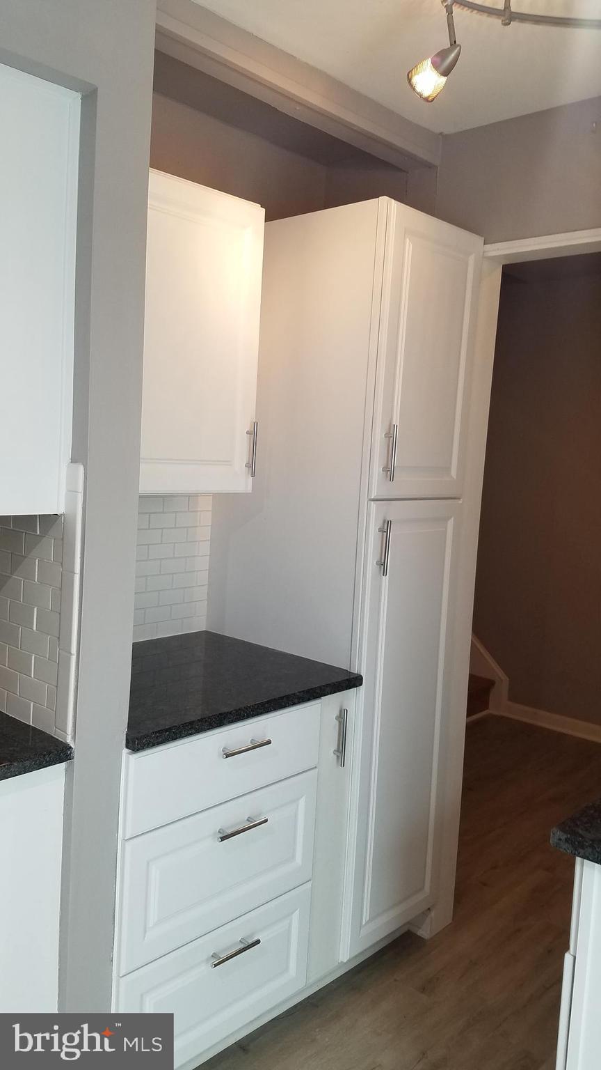 LAKE LOUISE - Residential Lease