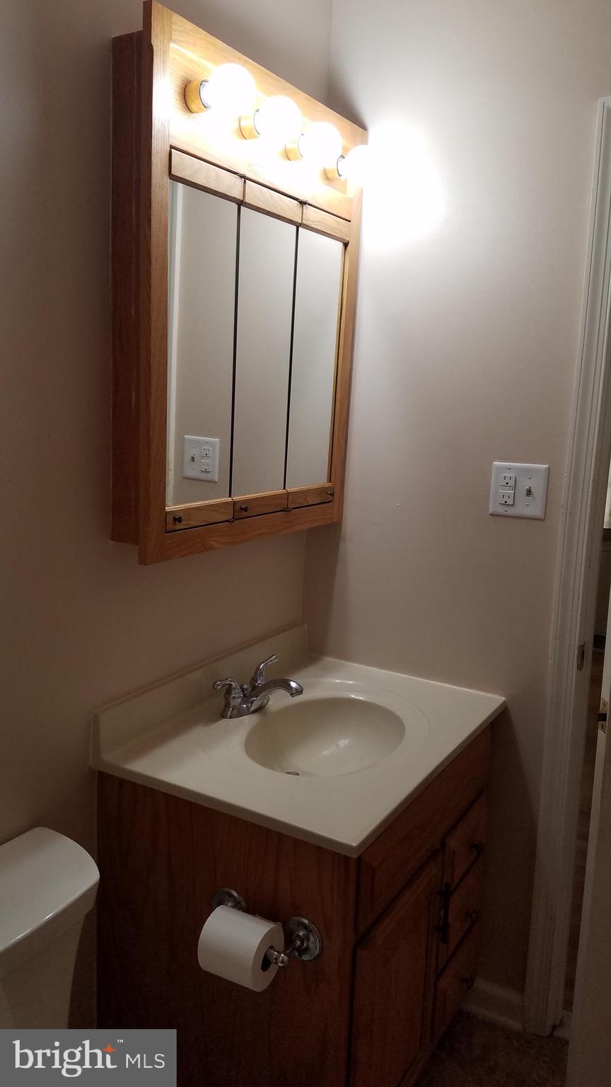 LAKE LOUISE - Residential Lease