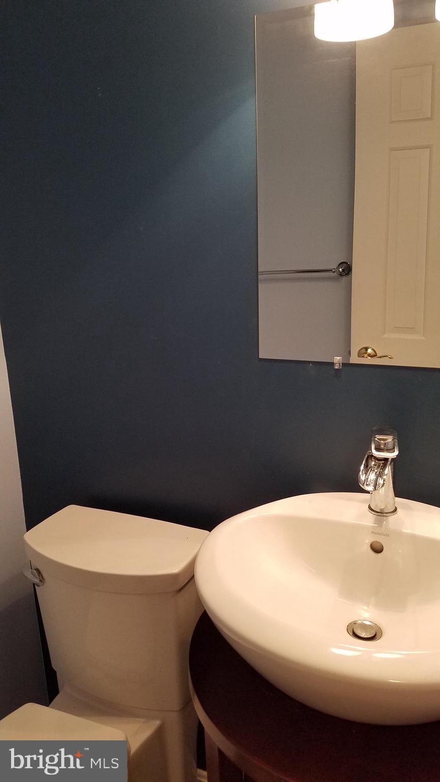 LAKE LOUISE - Residential Lease