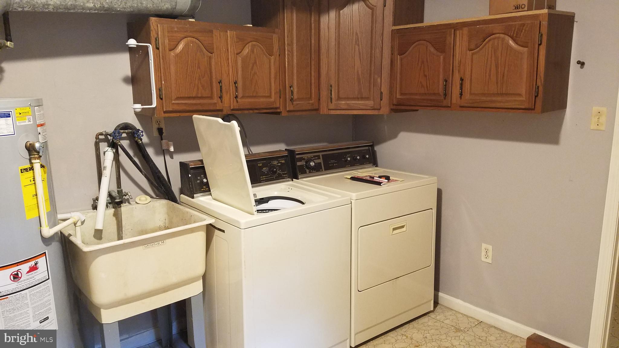 LAKE LOUISE - Residential Lease