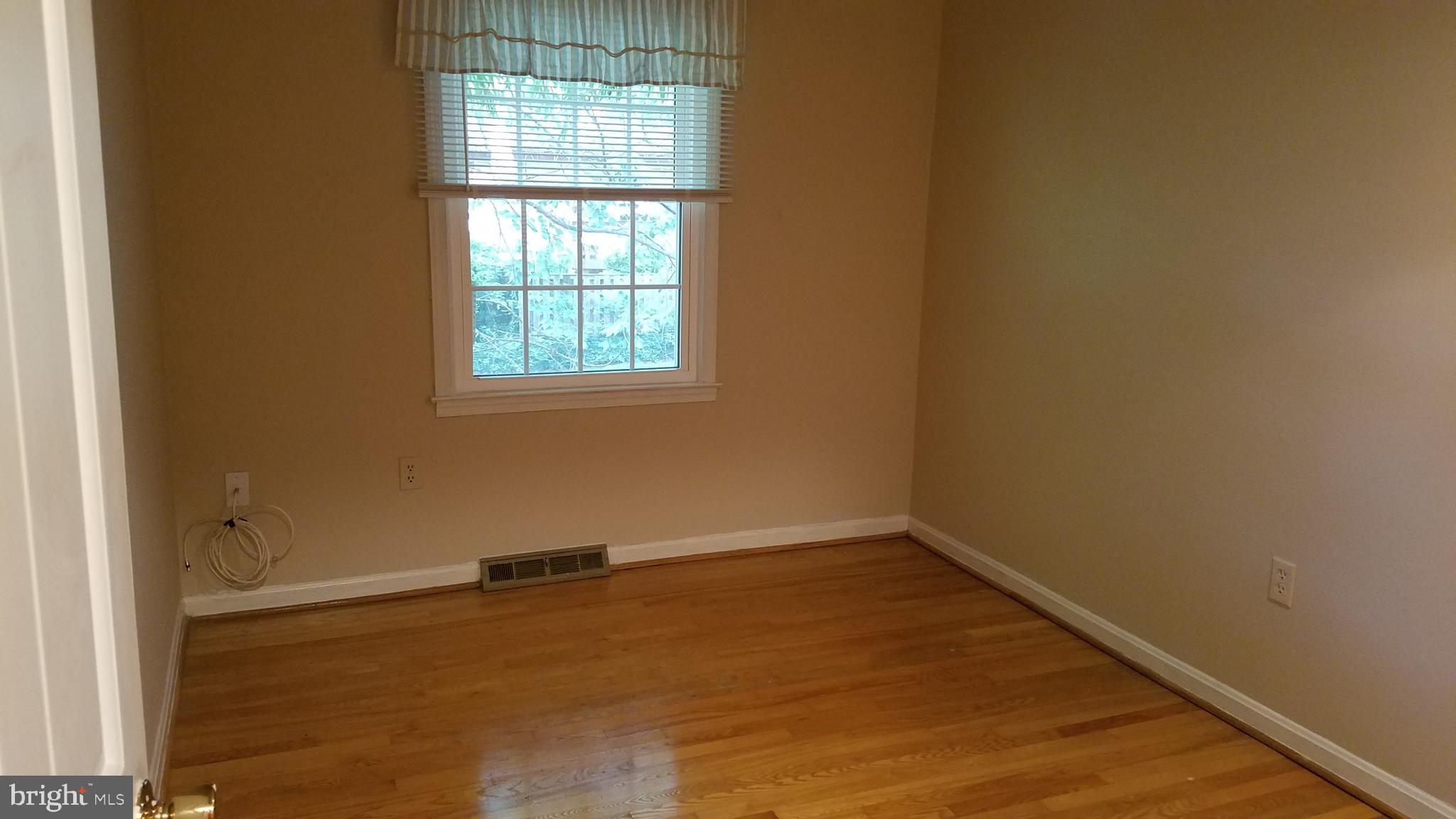 LAKE LOUISE - Residential Lease