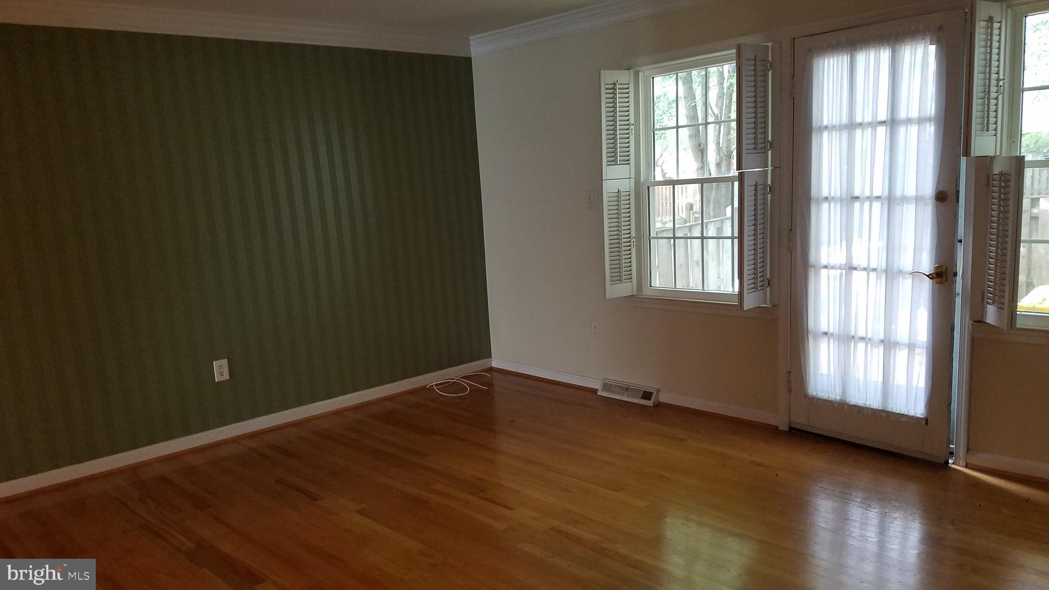 LAKE LOUISE - Residential Lease