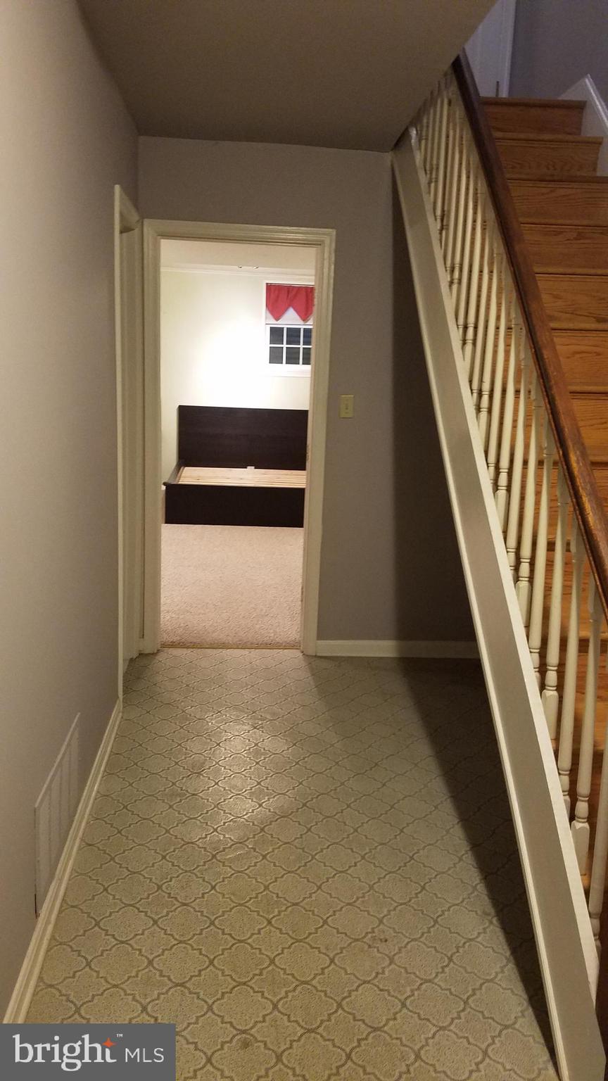 LAKE LOUISE - Residential Lease