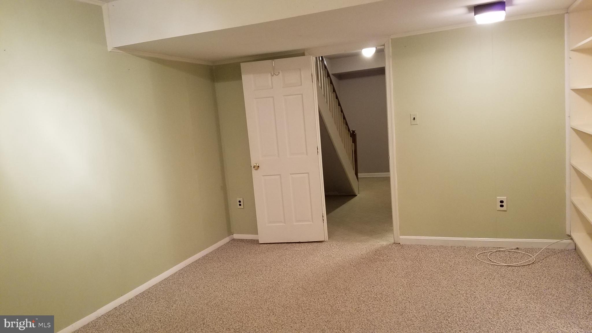 LAKE LOUISE - Residential Lease