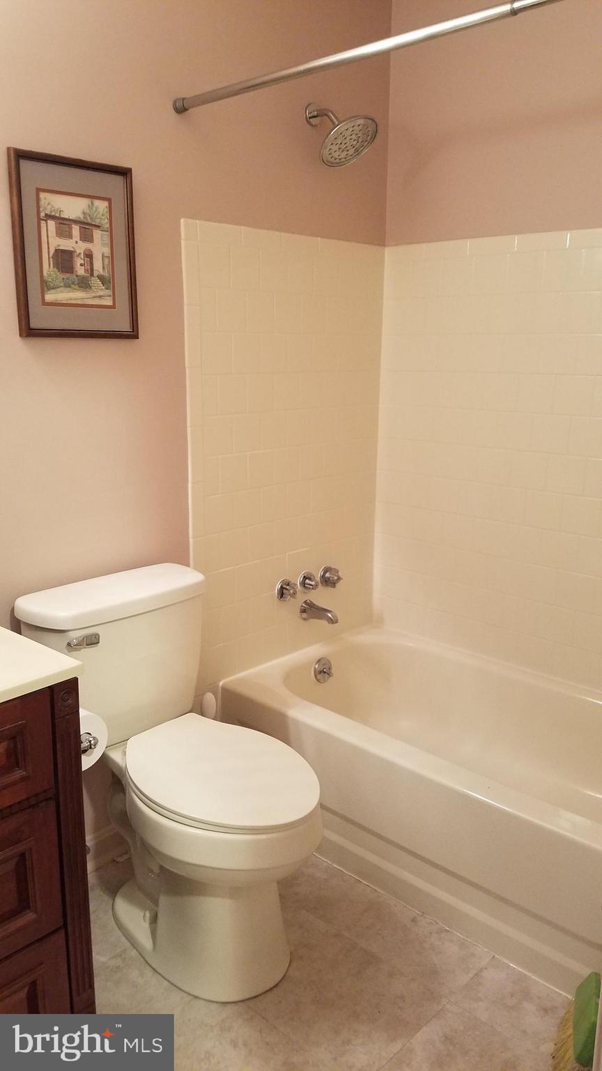 LAKE LOUISE - Residential Lease