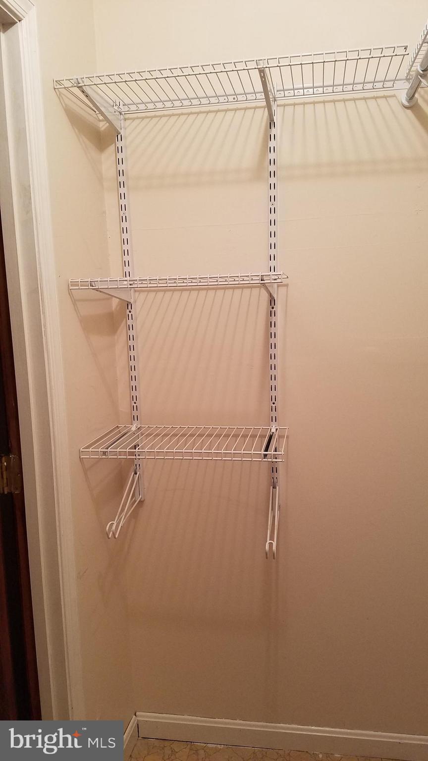 LAKE LOUISE - Residential Lease