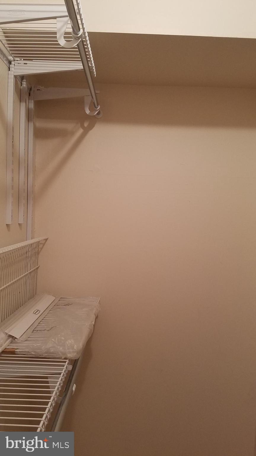 LAKE LOUISE - Residential Lease