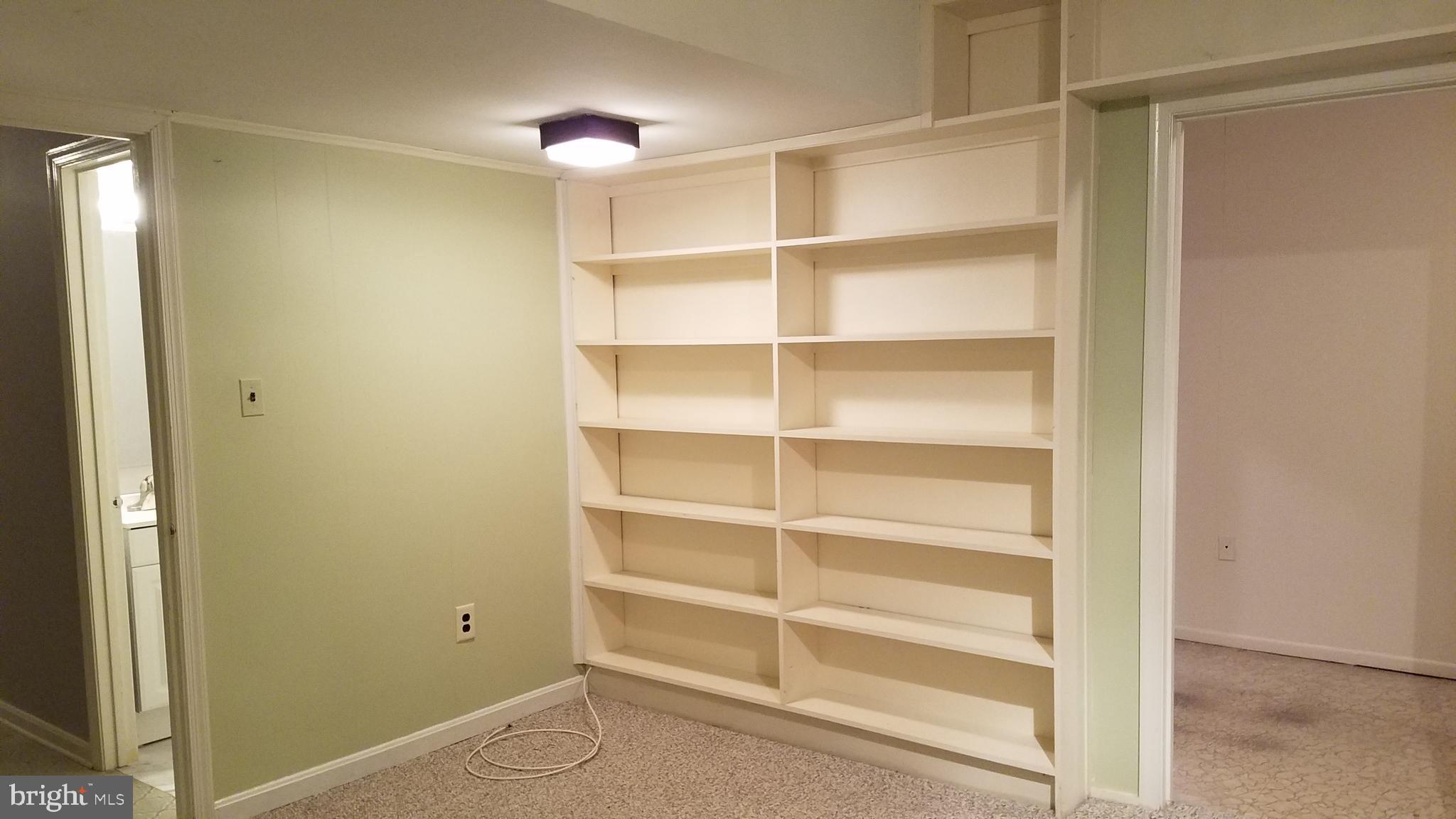 LAKE LOUISE - Residential Lease