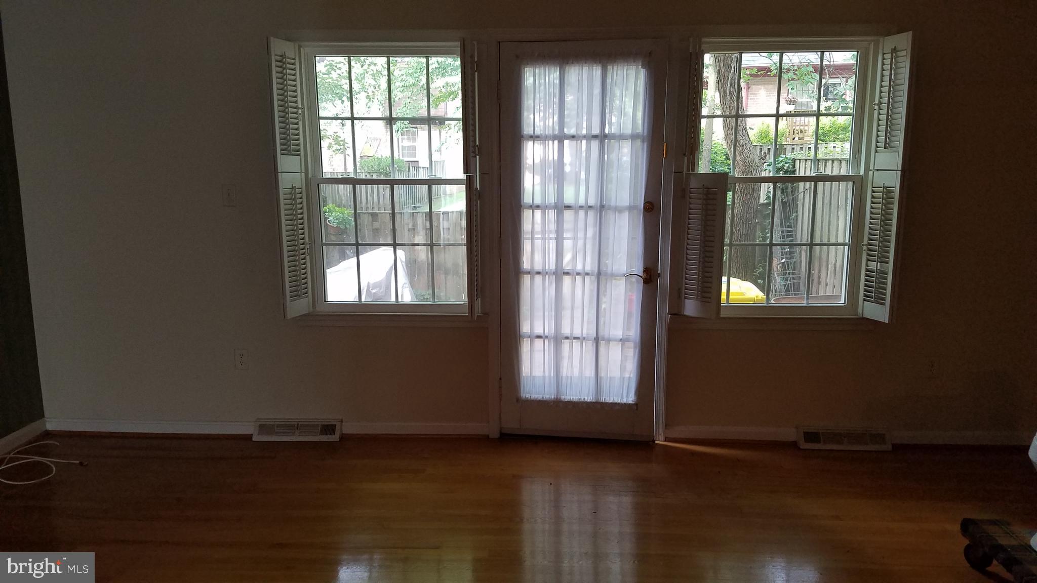 LAKE LOUISE - Residential Lease