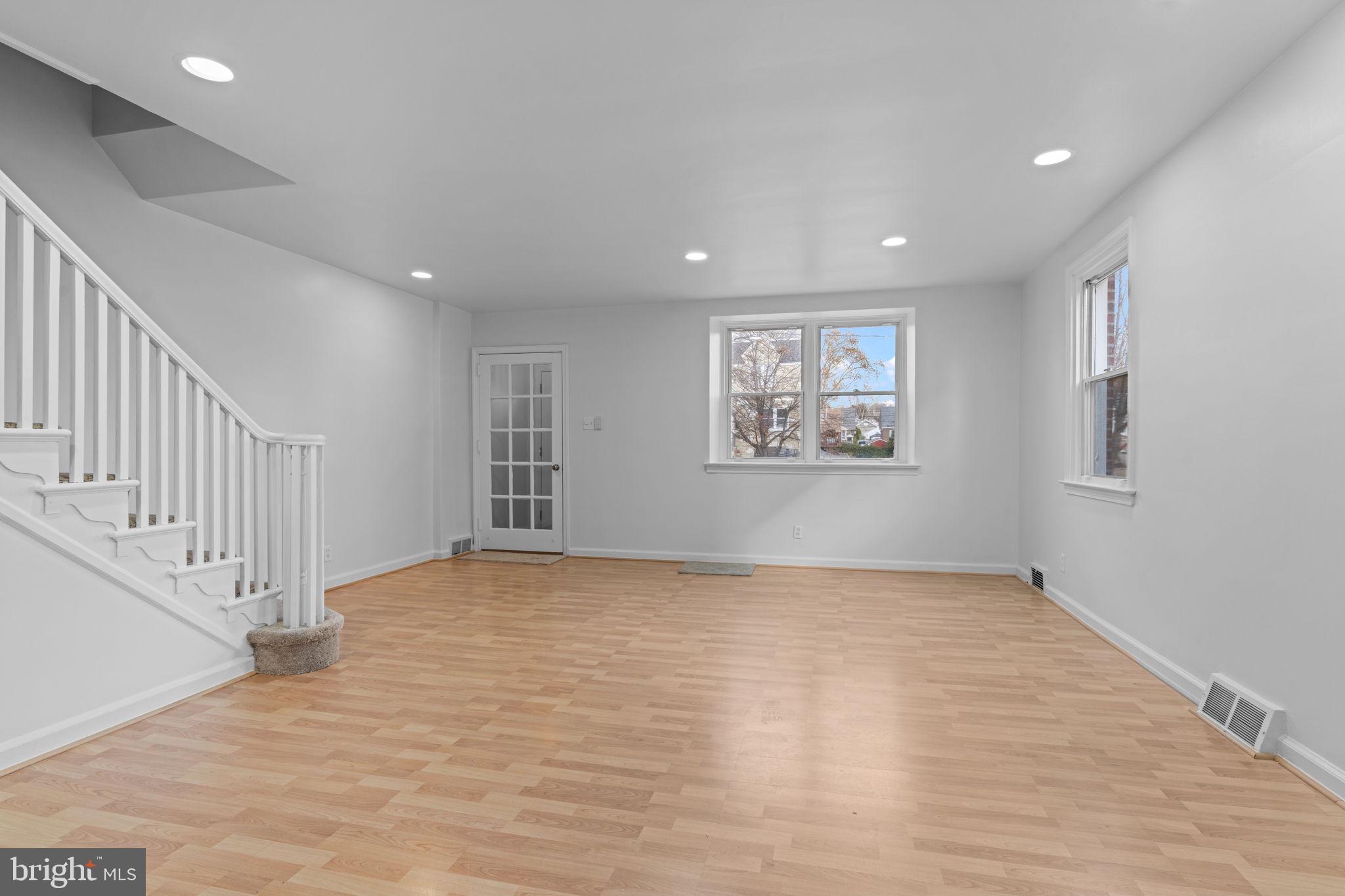 1230 GLENVIEW STREET