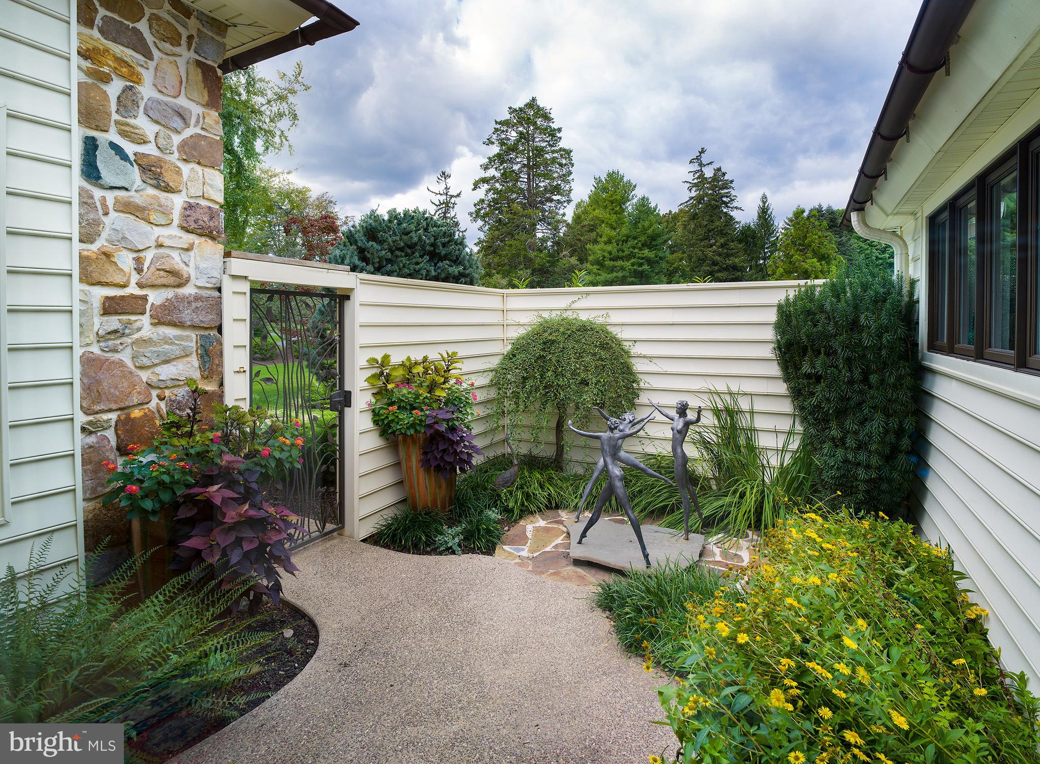 STONEGATE - Residential