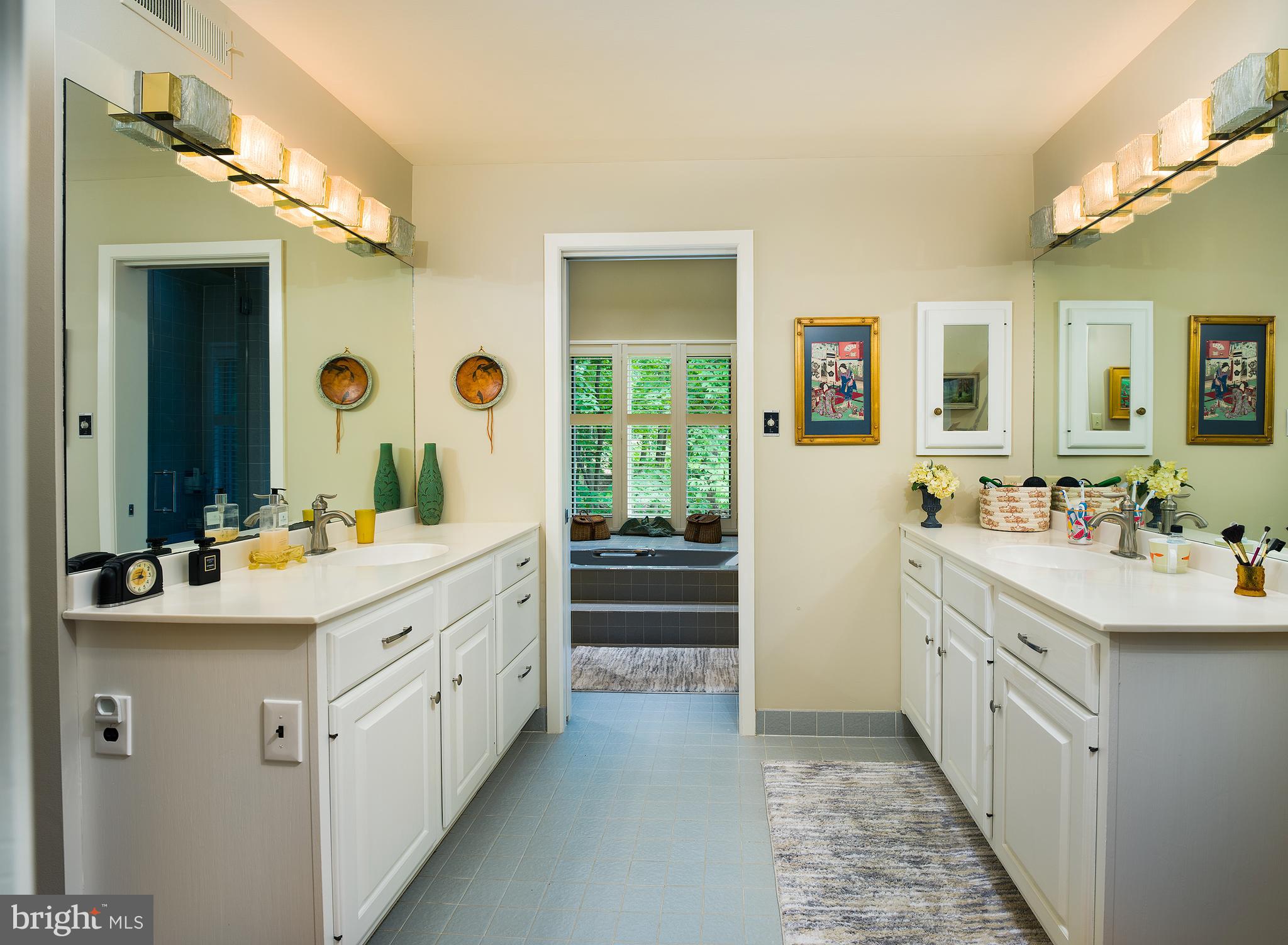 STONEGATE - Residential