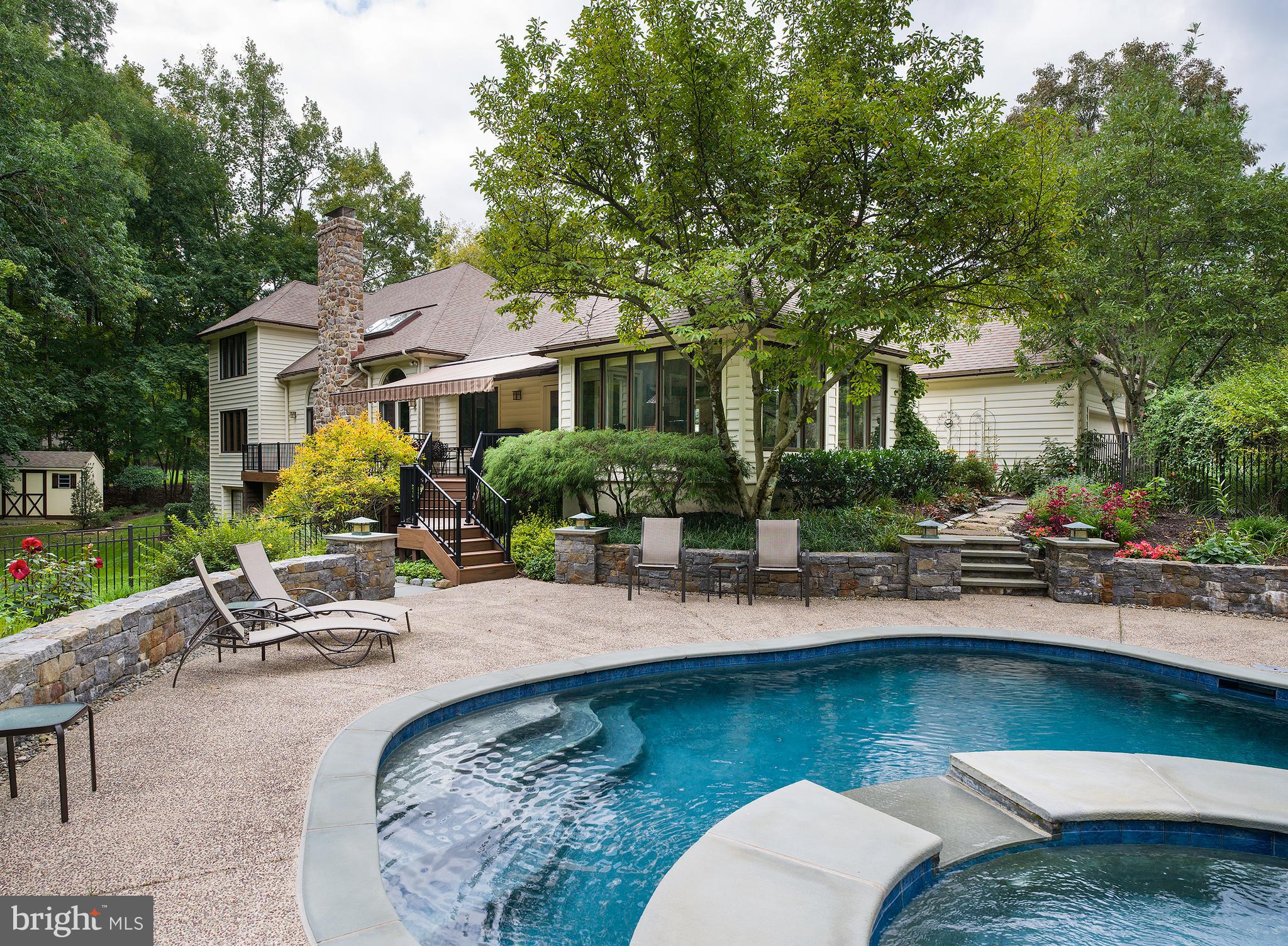 STONEGATE - Residential