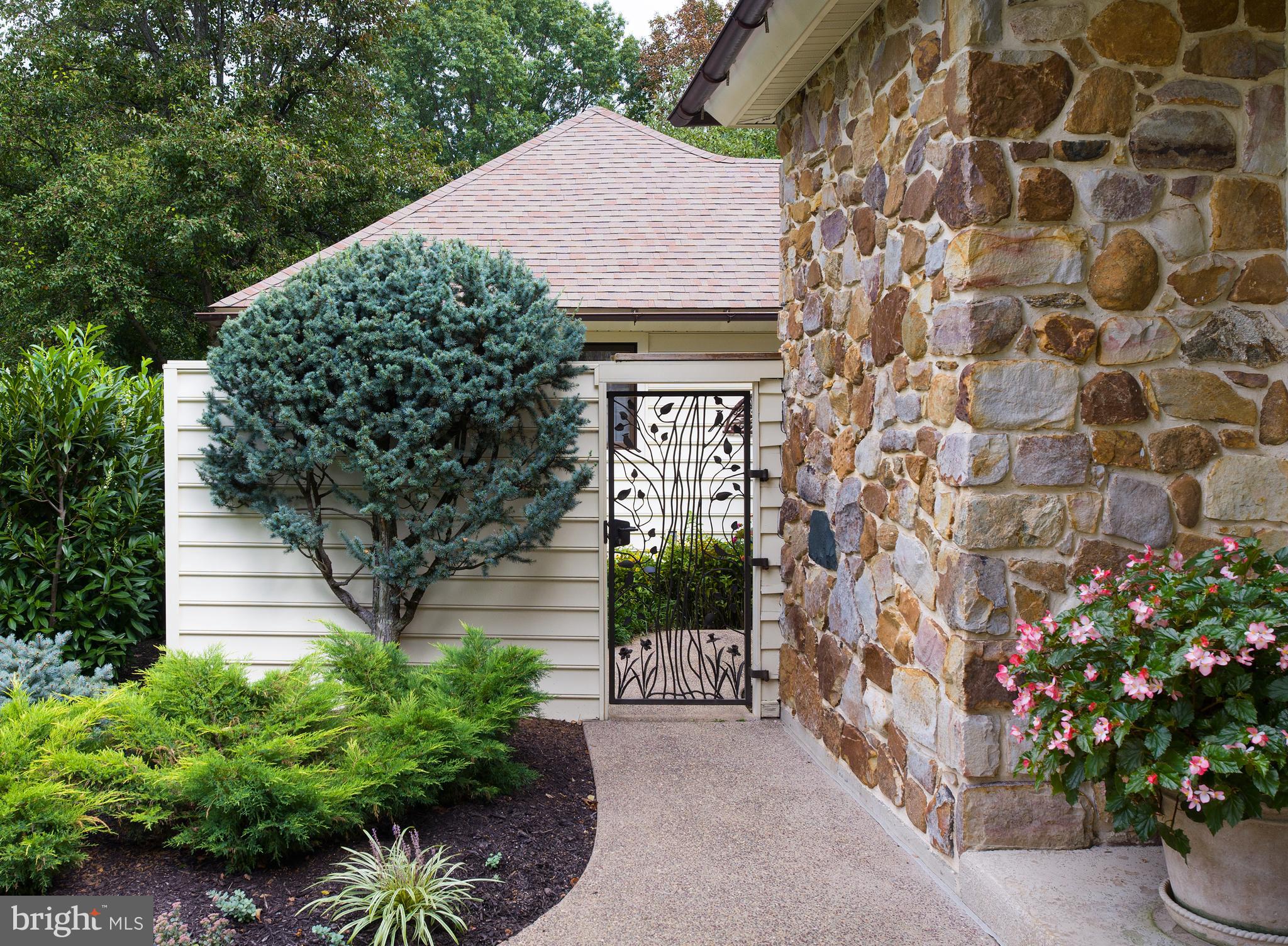 STONEGATE - Residential