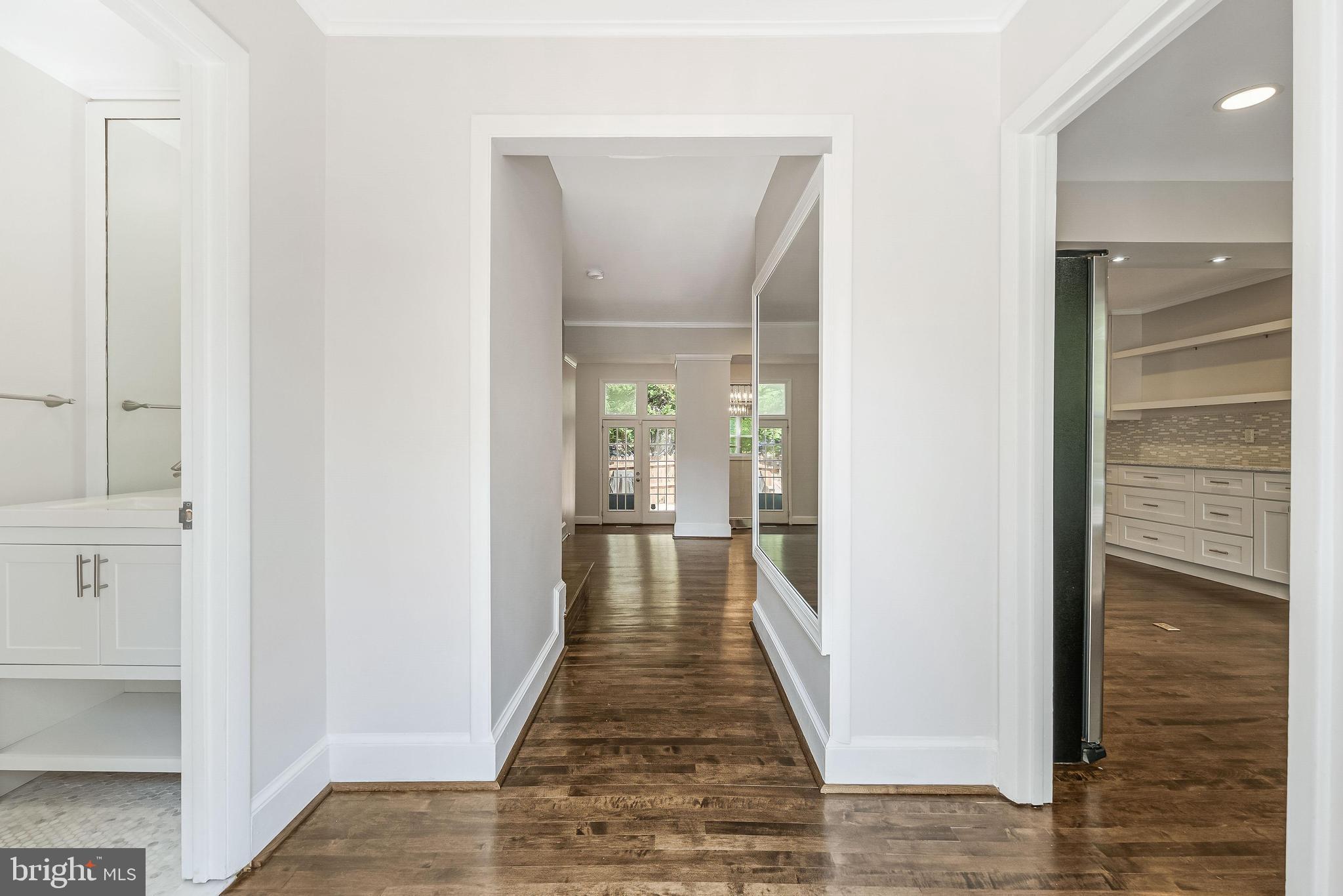 8504 JEFFERSONIAN COURT