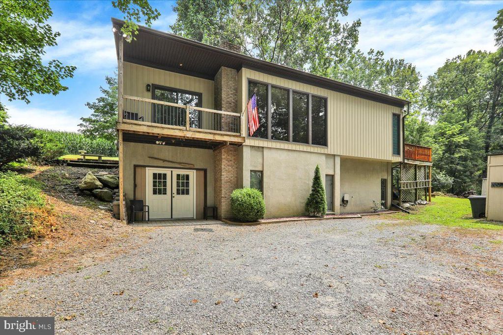 Photo of 125 S Creek Road, MILLERSVILLE, PA 17551 (MLS # PALA2074280)