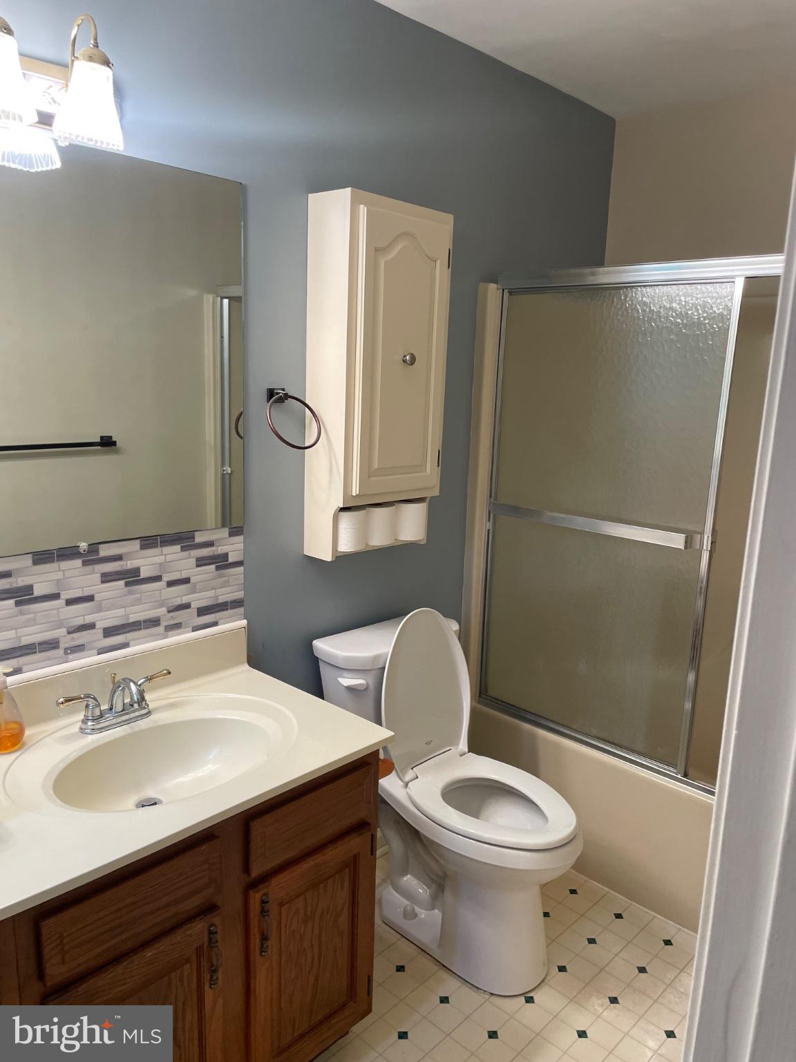 GLEN HOLLOW CONDOS - Residential