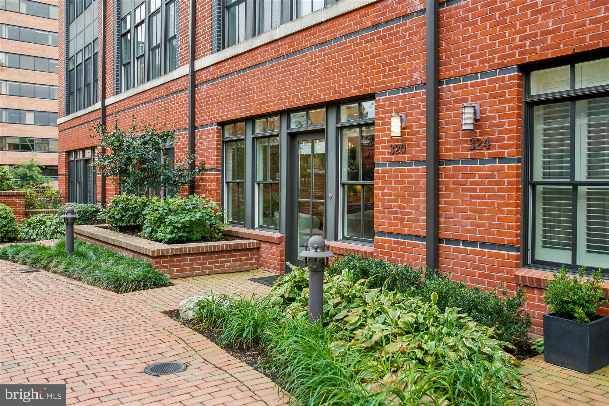 320 THIRD STREET