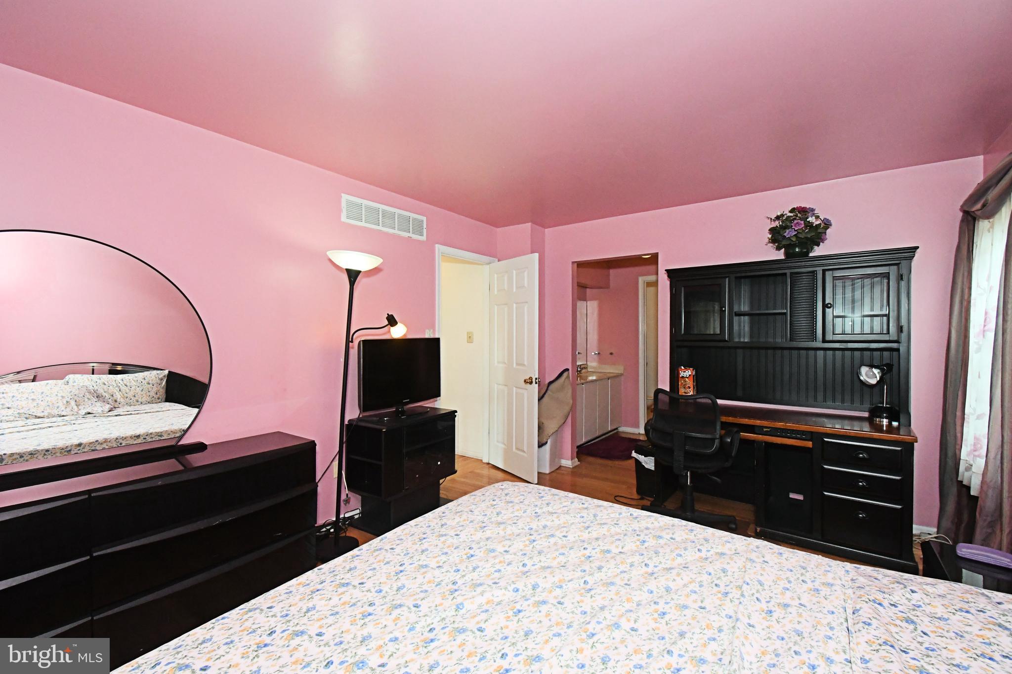 SOMERTON - Residential