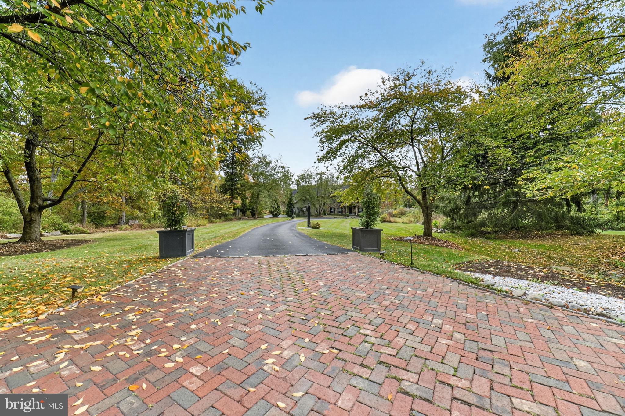 5765 VALLEY STREAM DRIVE