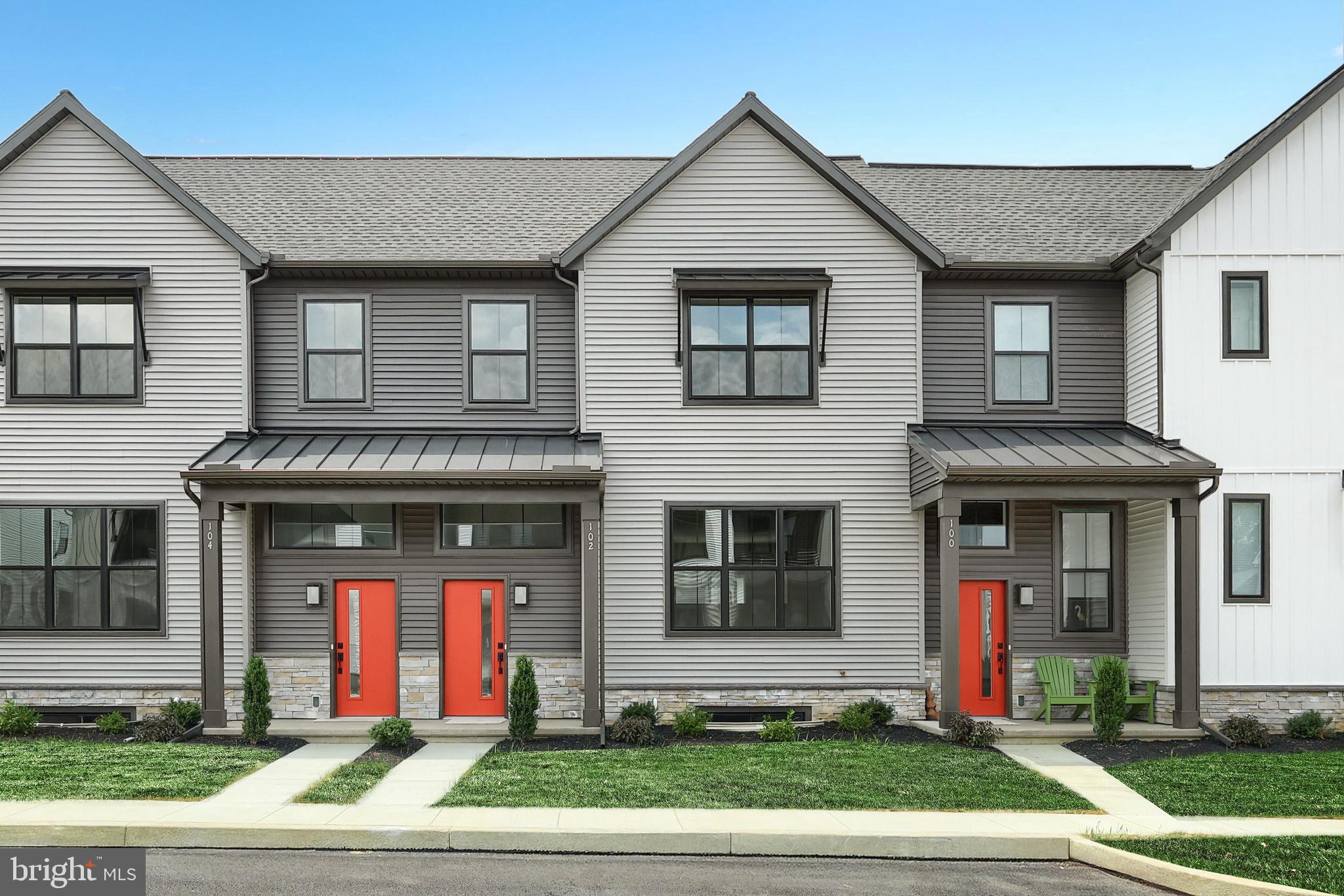 MADISON COURT - Residential