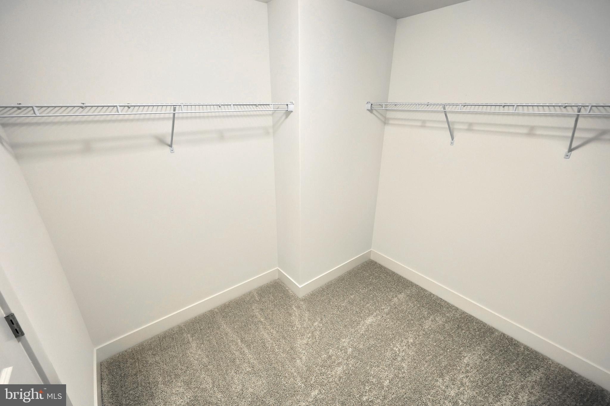 MADISON COURT - Residential