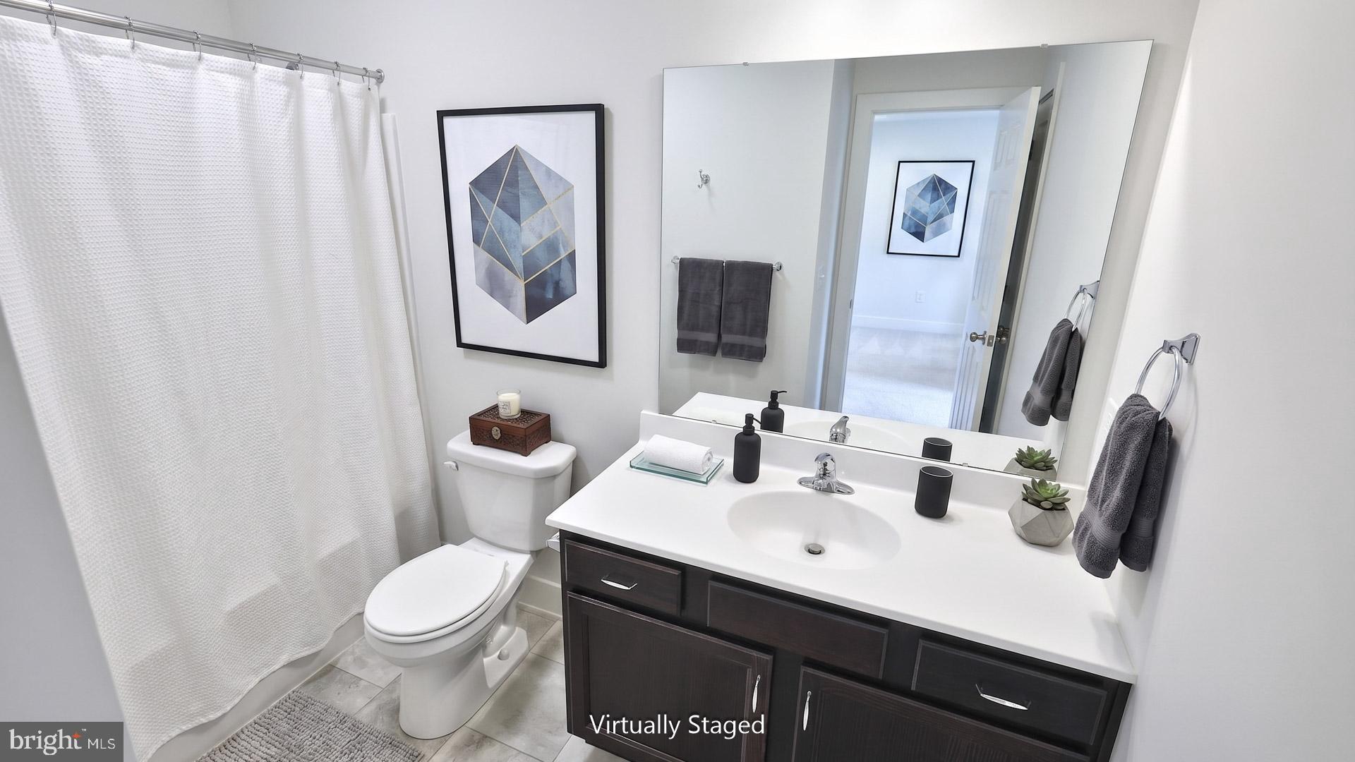 MADISON COURT - Residential