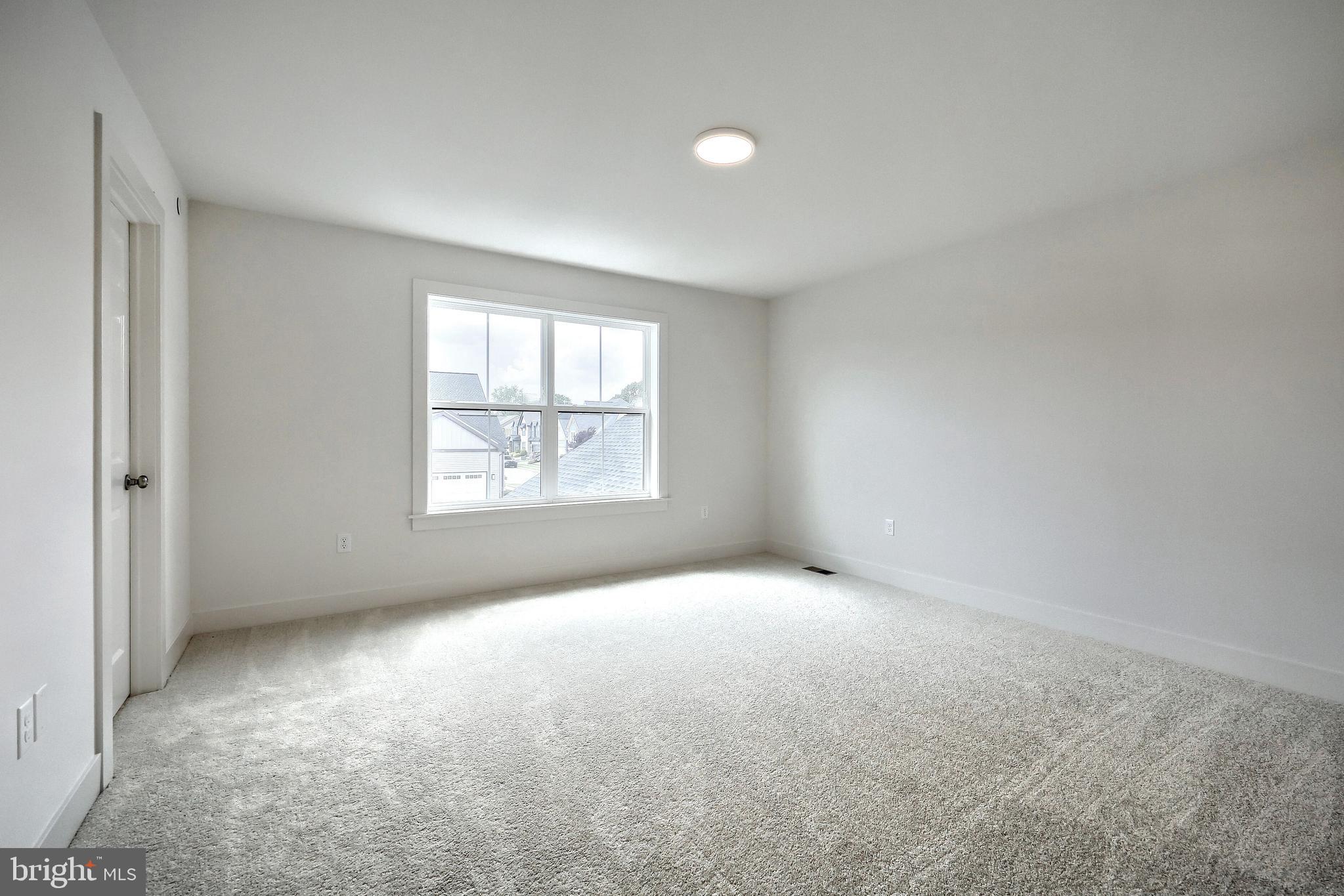 MADISON COURT - Residential