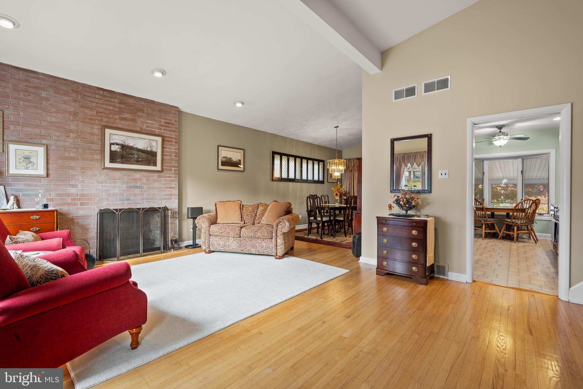 ROSE TREE WOODS - Residential