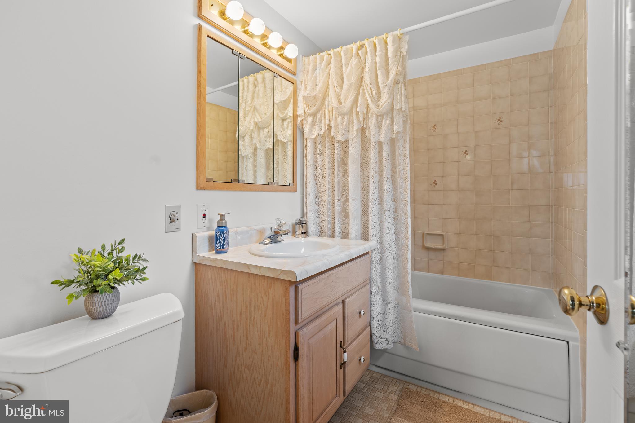 ROSE TREE WOODS - Residential