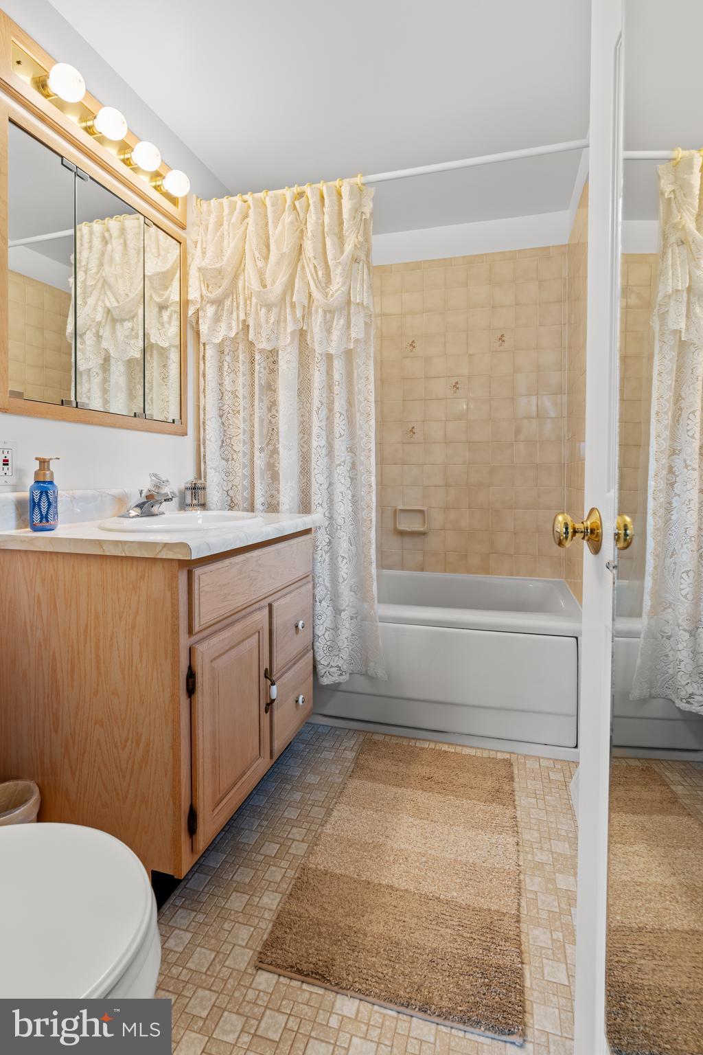 ROSE TREE WOODS - Residential