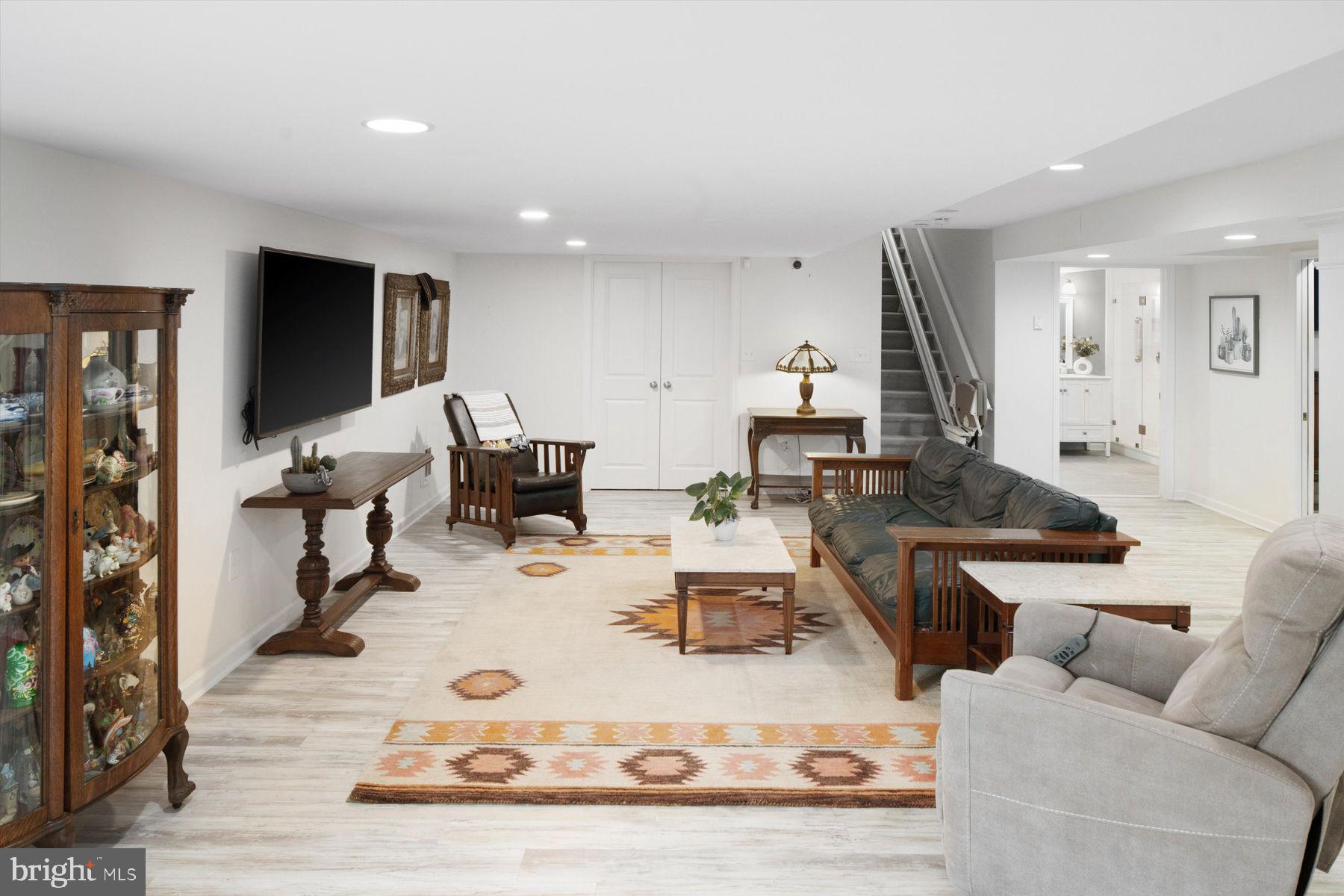 MEADOW WOOD - Residential