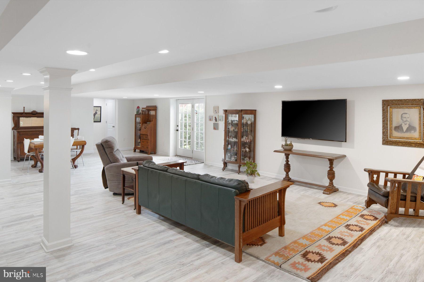 MEADOW WOOD - Residential