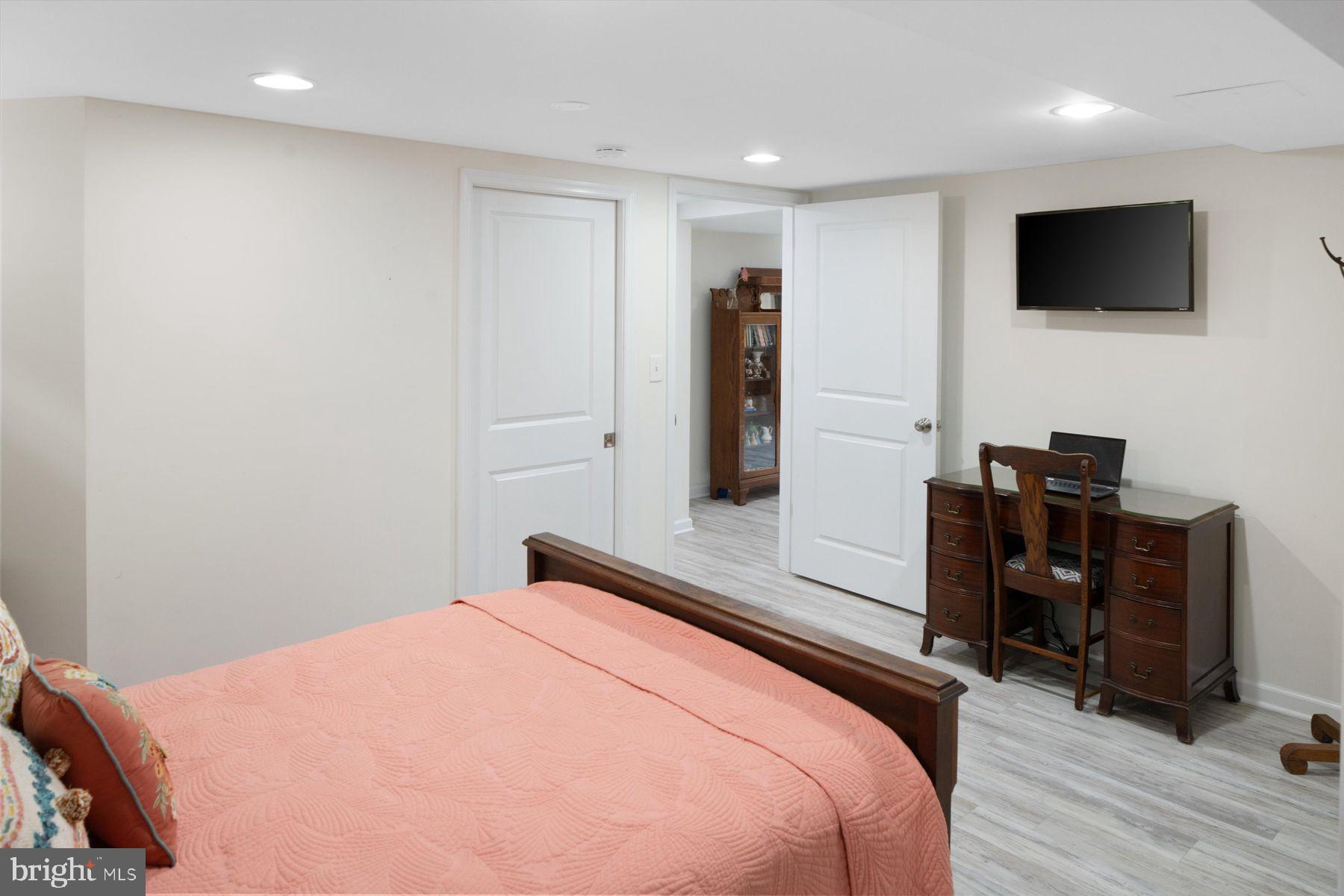 MEADOW WOOD - Residential