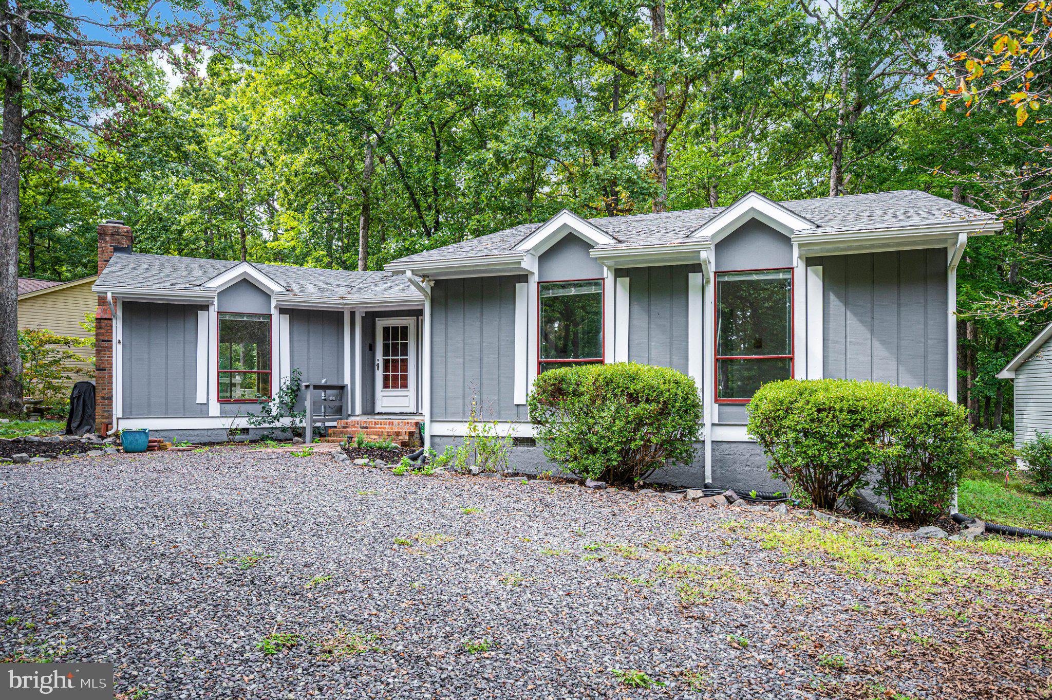216 WAKEFIELD DRIVE