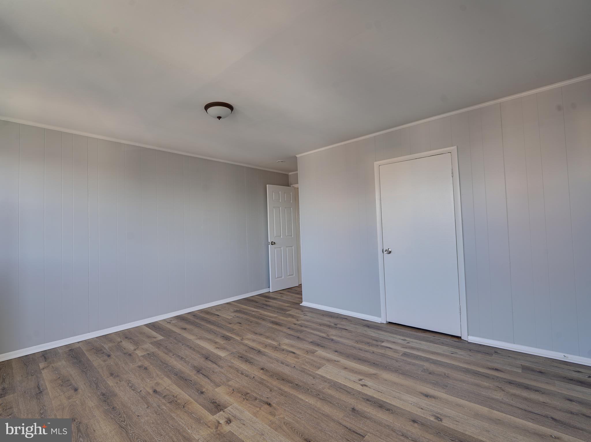 BARCLAY - Residential Lease