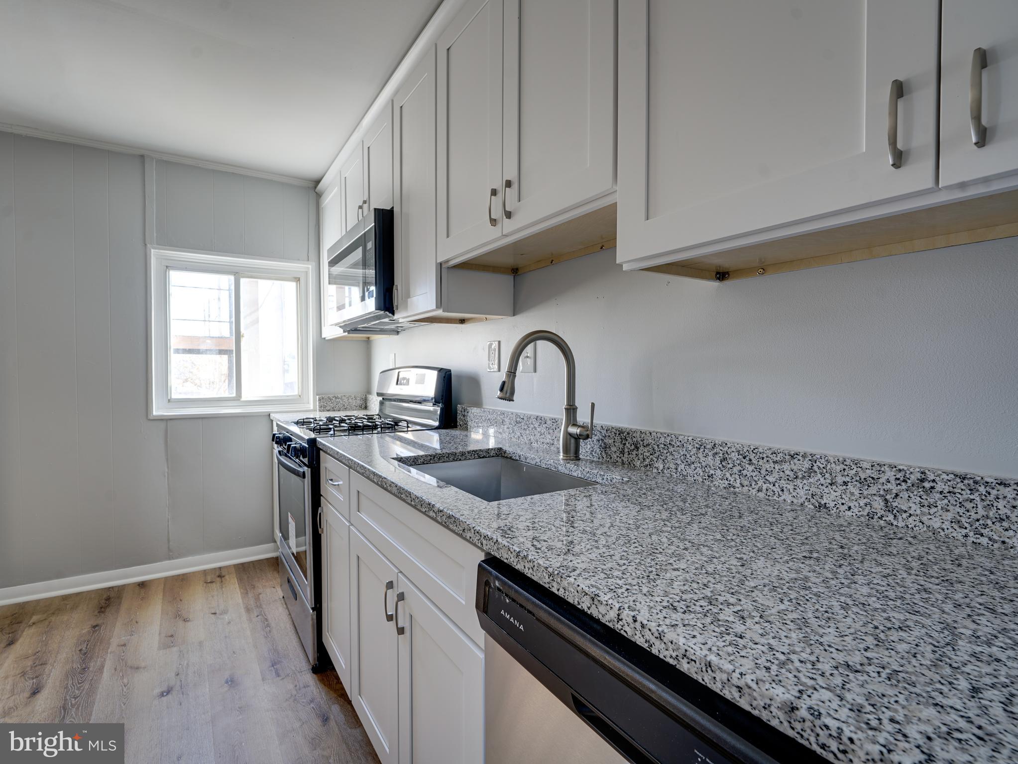 BARCLAY - Residential Lease