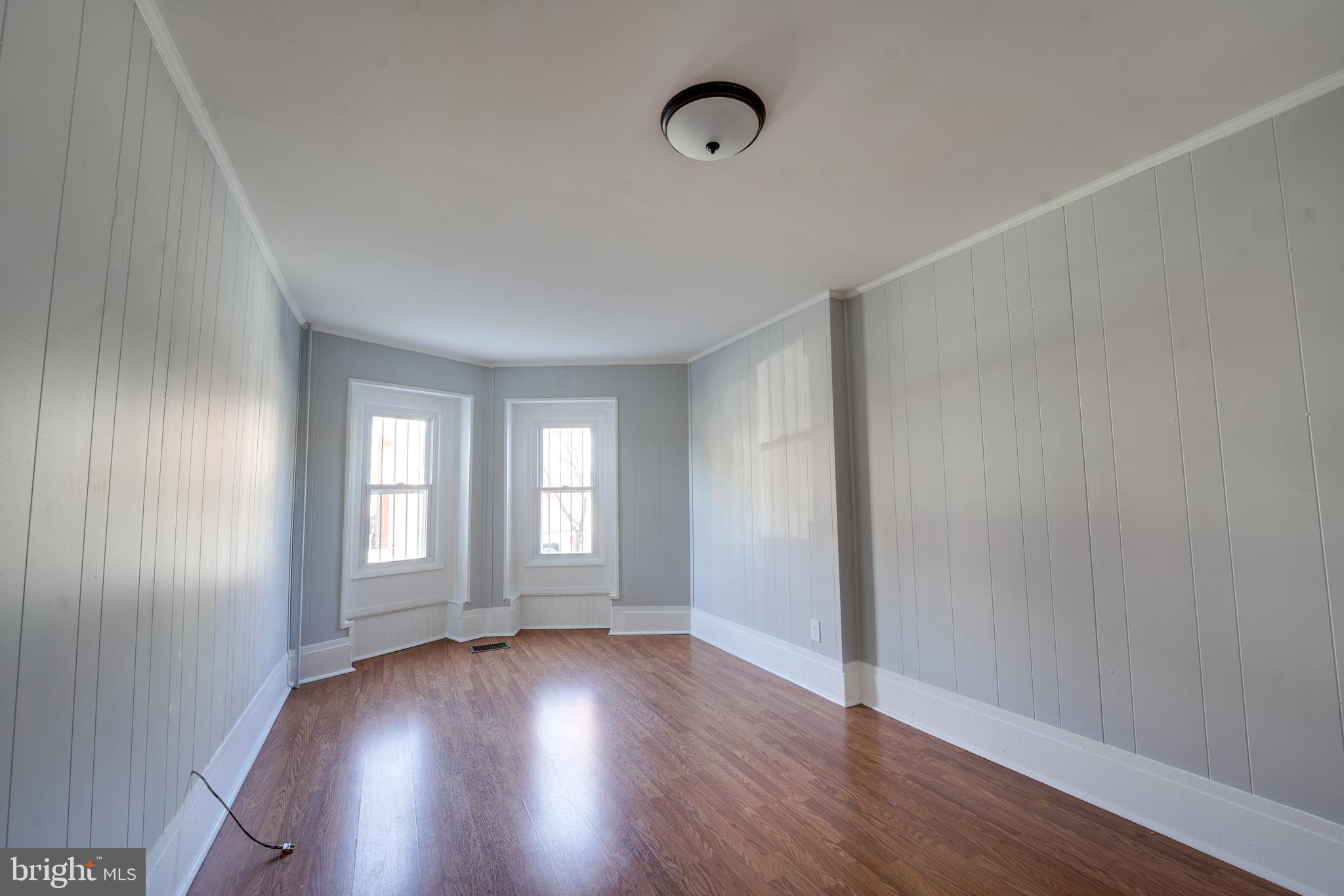 BARCLAY - Residential Lease