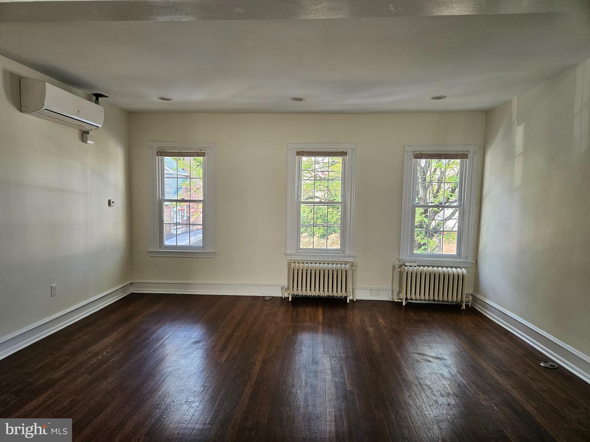 GLENSIDE - Residential Lease