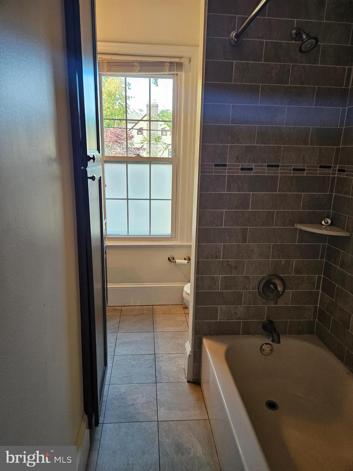 GLENSIDE - Residential Lease