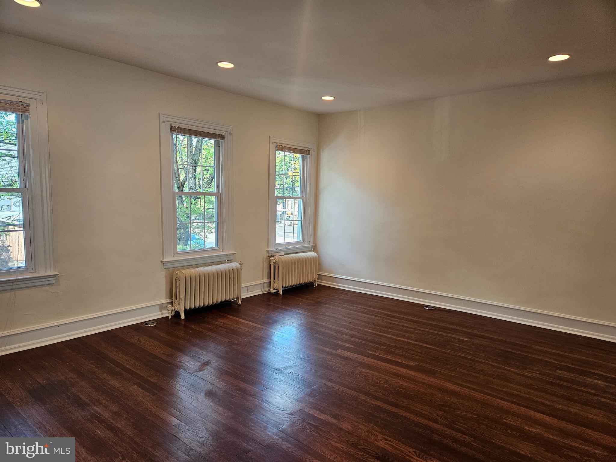 GLENSIDE - Residential Lease