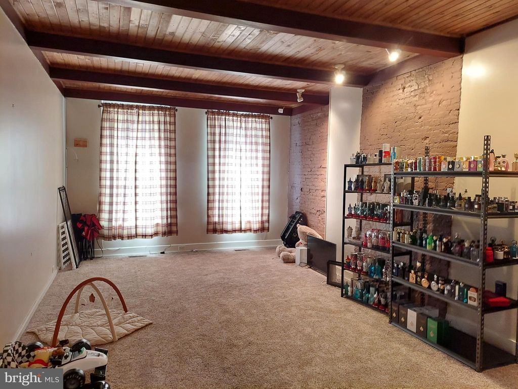 Photo of 339 W Philadelphia Street, YORK, PA 17403 (MLS # PAYK2091786)