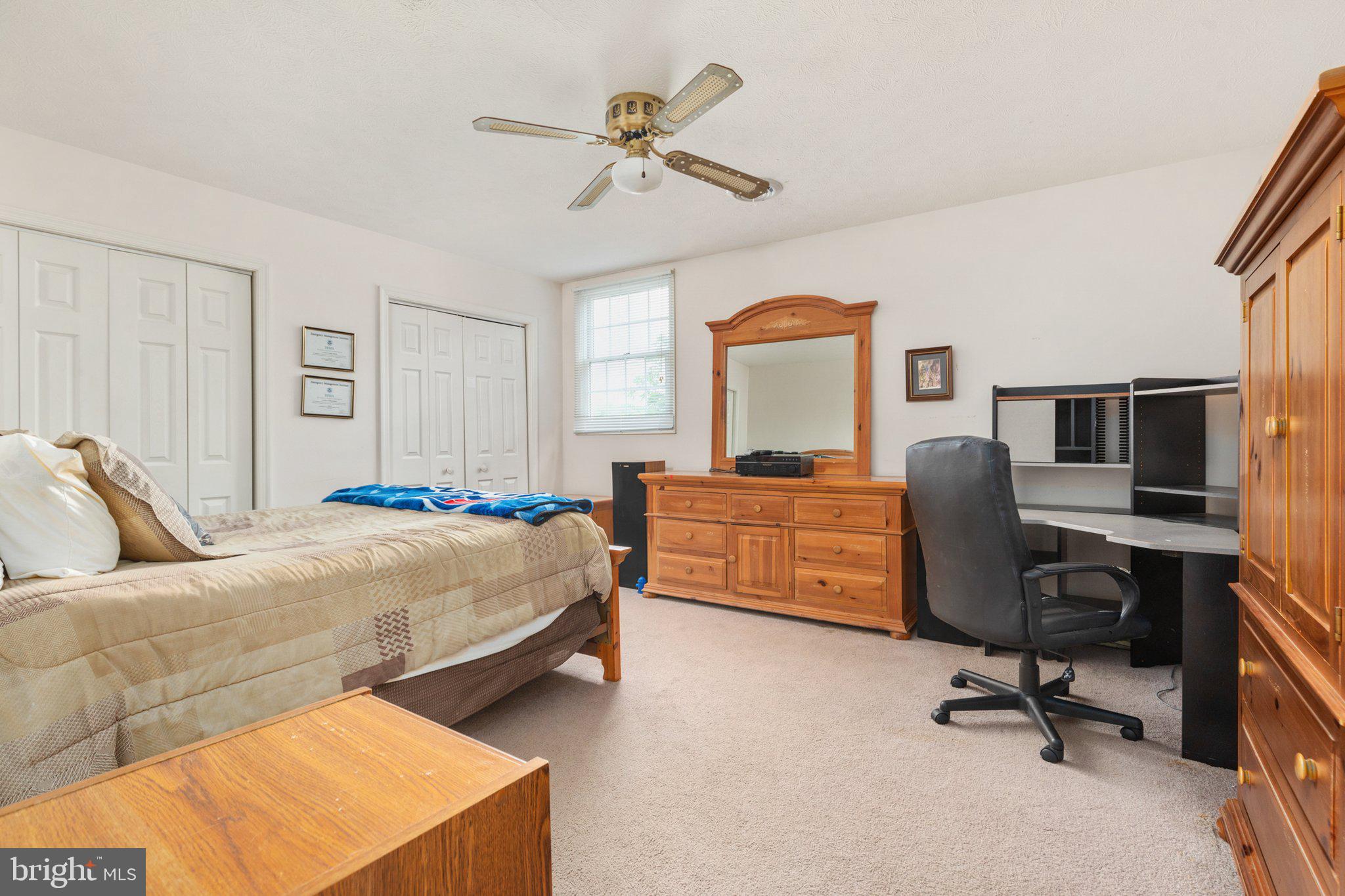 SANDY HOOK - Residential