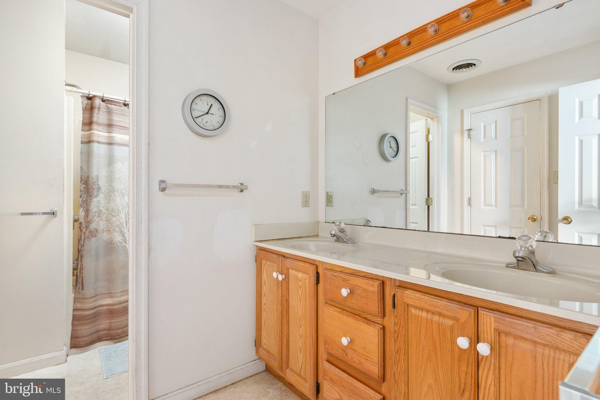 SANDY HOOK - Residential